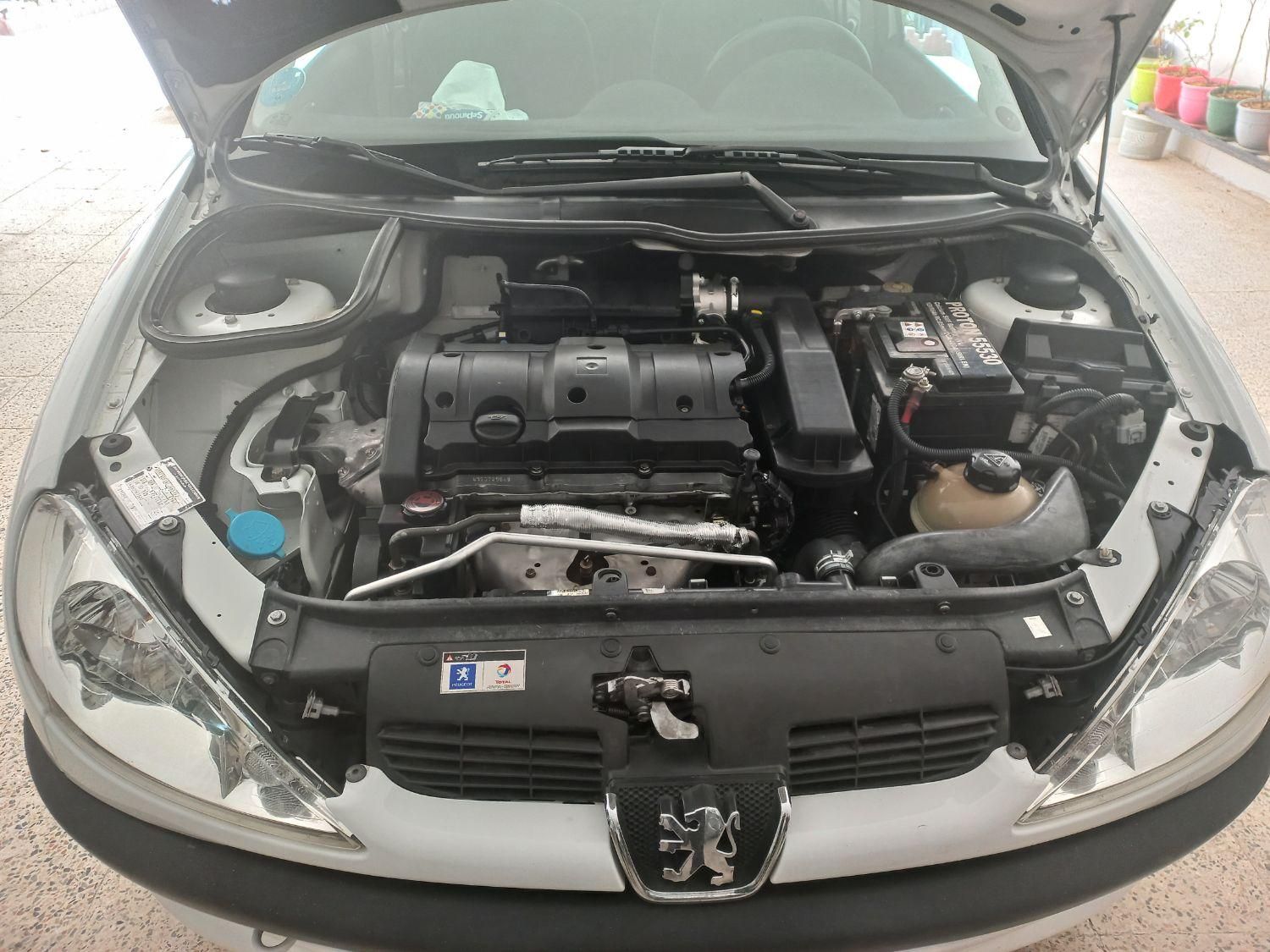 پژو ۲۰۶ صندوق دار v8 - 1393