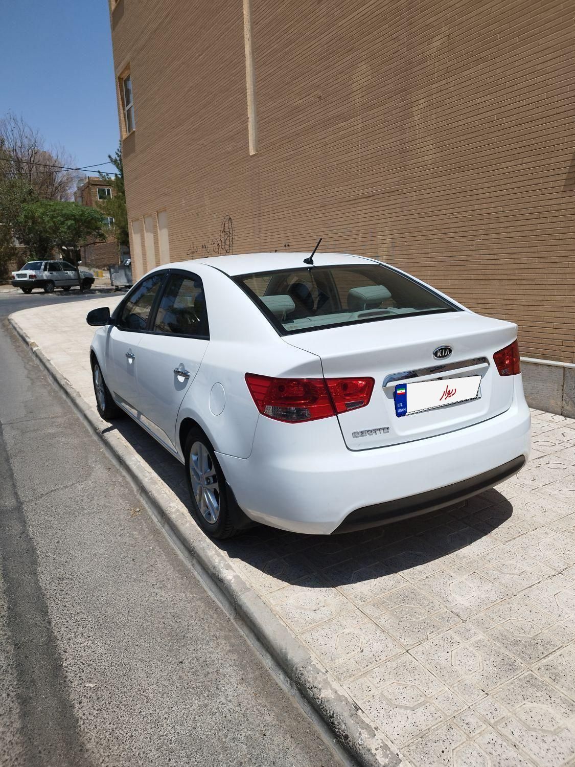 کیا سراتو 2.0 لیتر اتوماتیک GT لاین - 2014