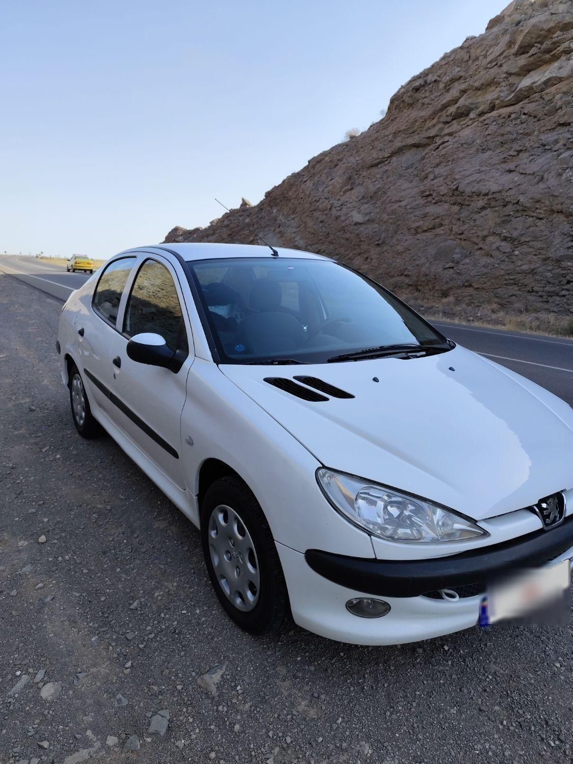 پژو ۲۰۶ صندوق دار v8 - 1396