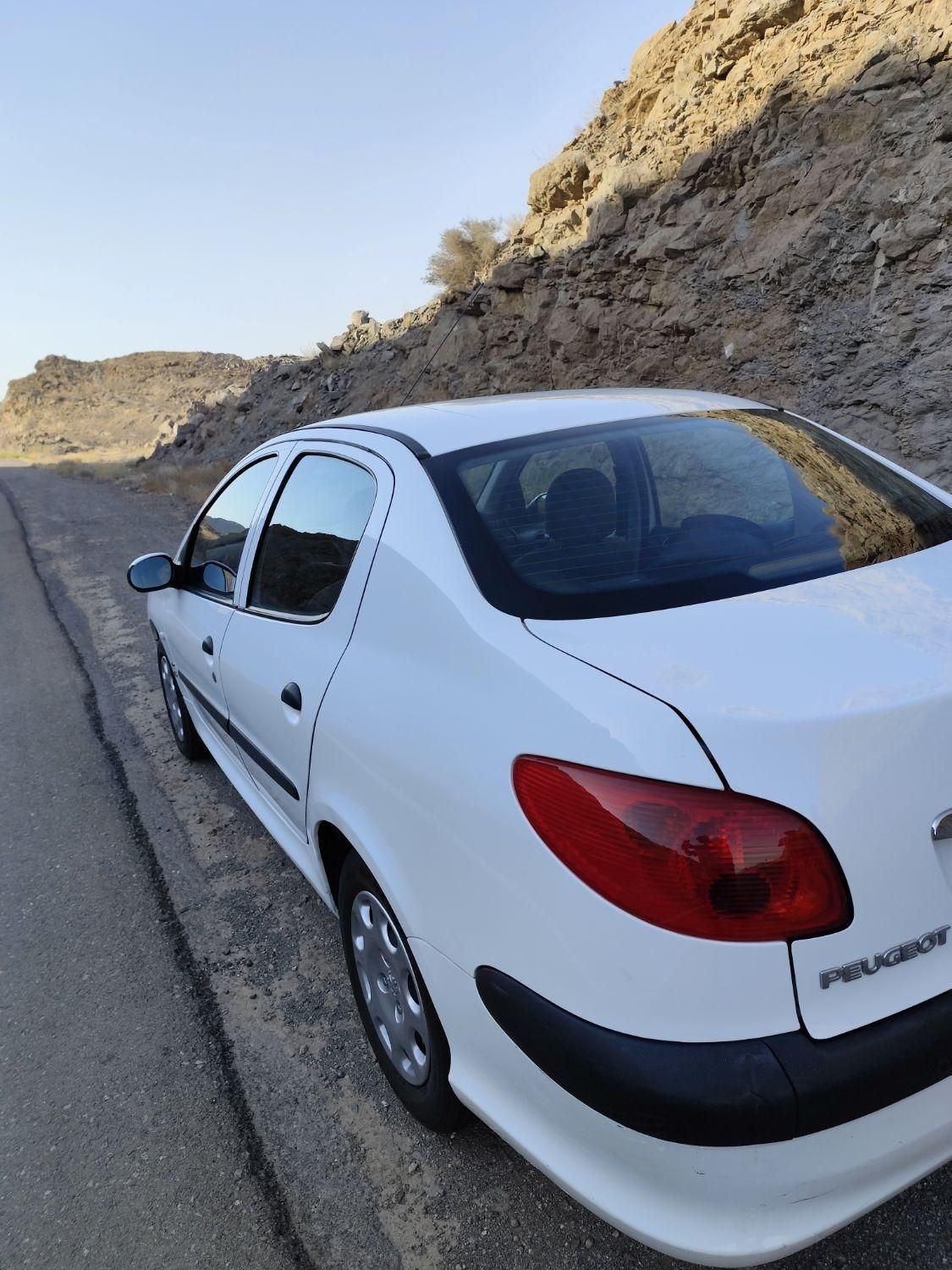 پژو ۲۰۶ صندوق دار v8 - 1396