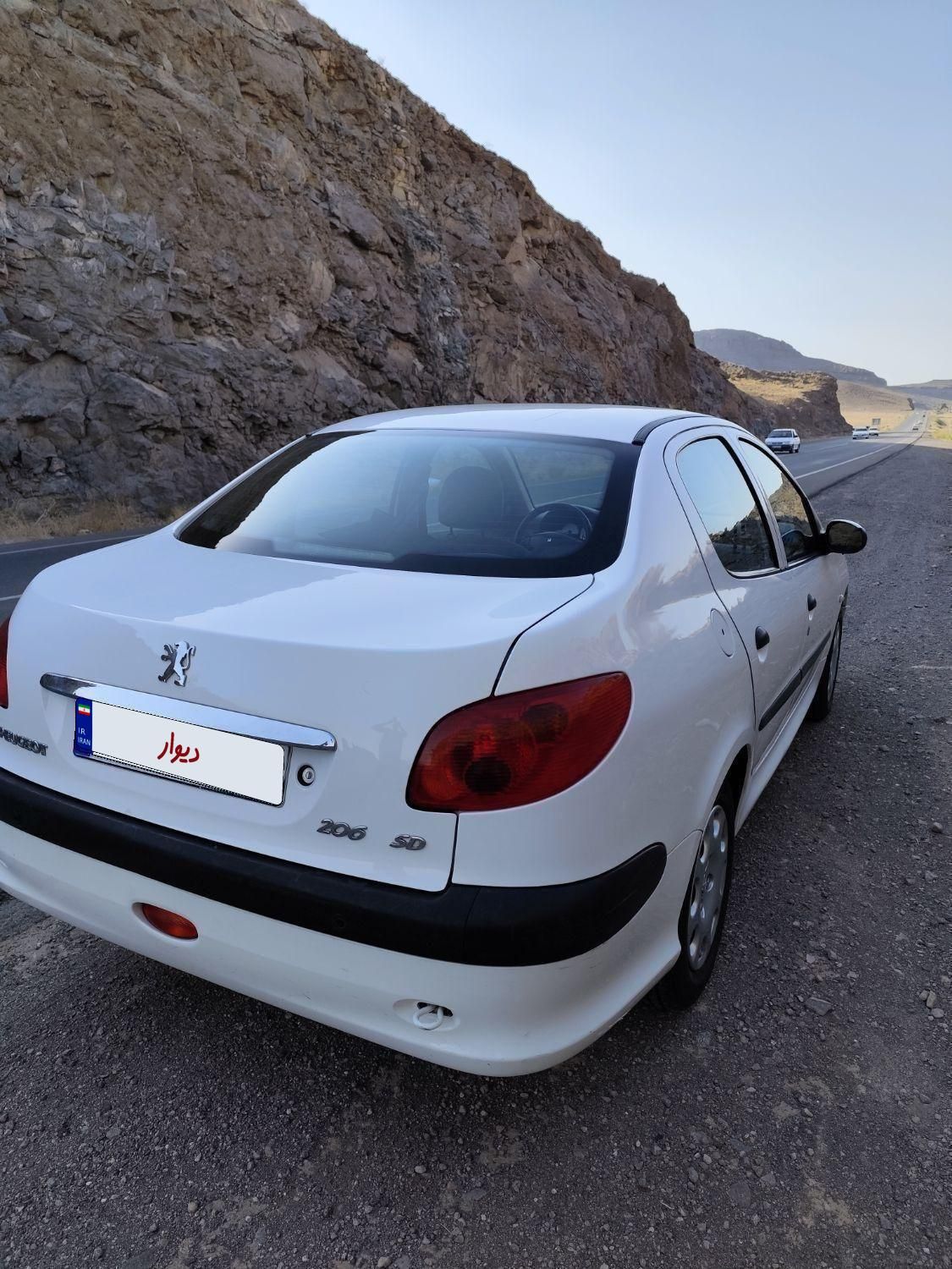 پژو ۲۰۶ صندوق دار v8 - 1396