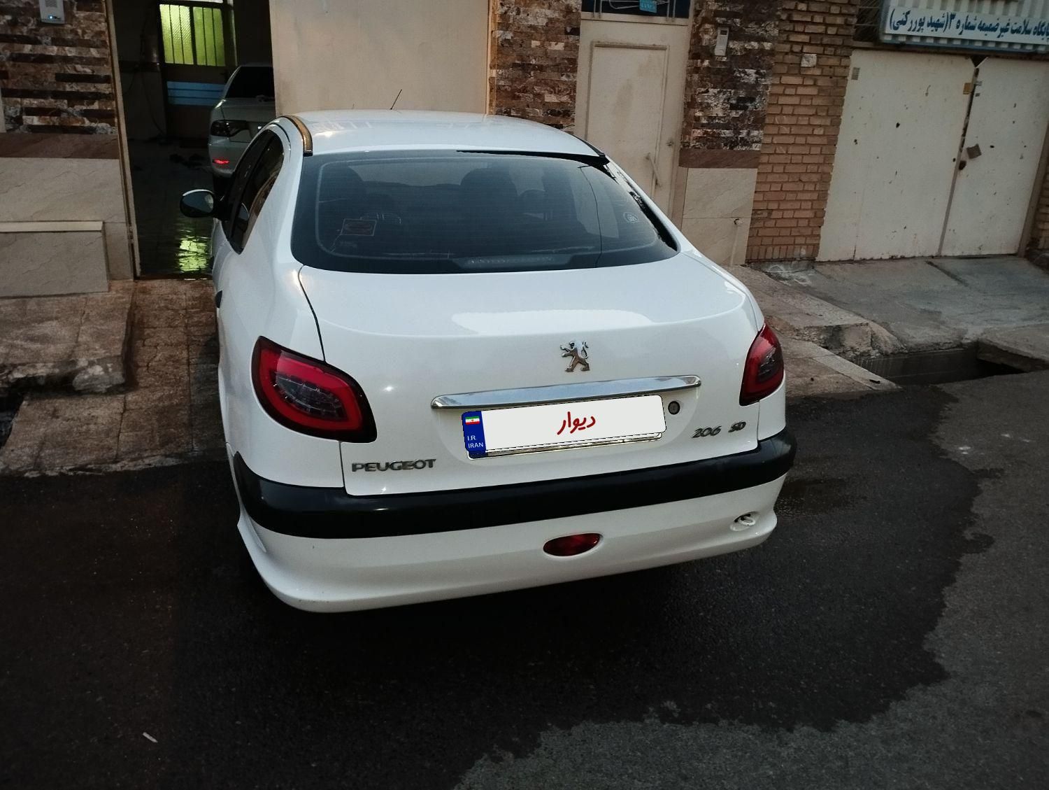پژو ۲۰۶ صندوق دار v8 - 1389