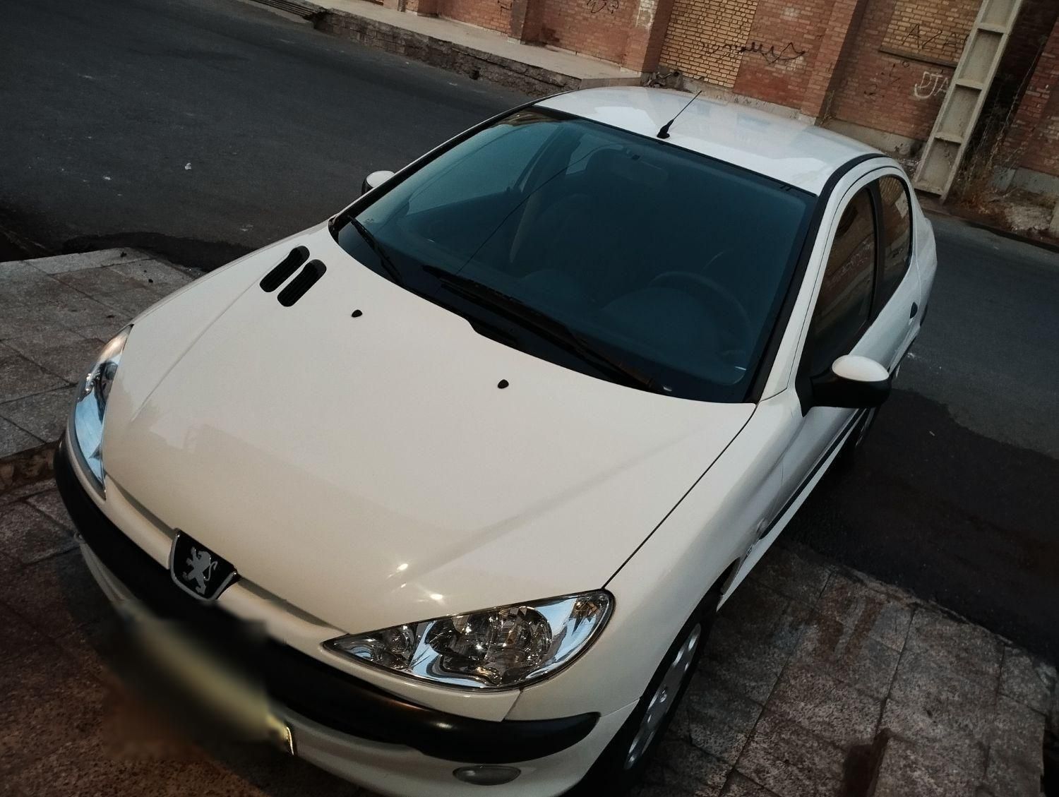 پژو ۲۰۶ صندوق دار v8 - 1389