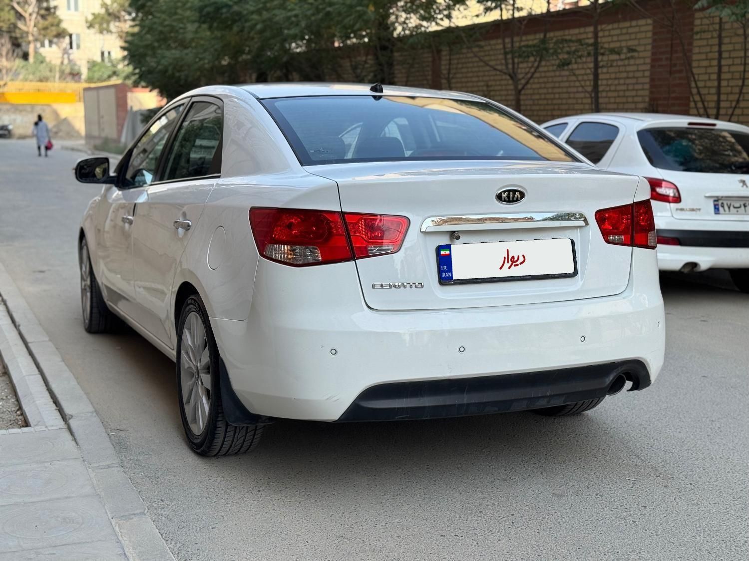 کیا سراتو 2.0 لیتر اتوماتیک GT لاین - 2010