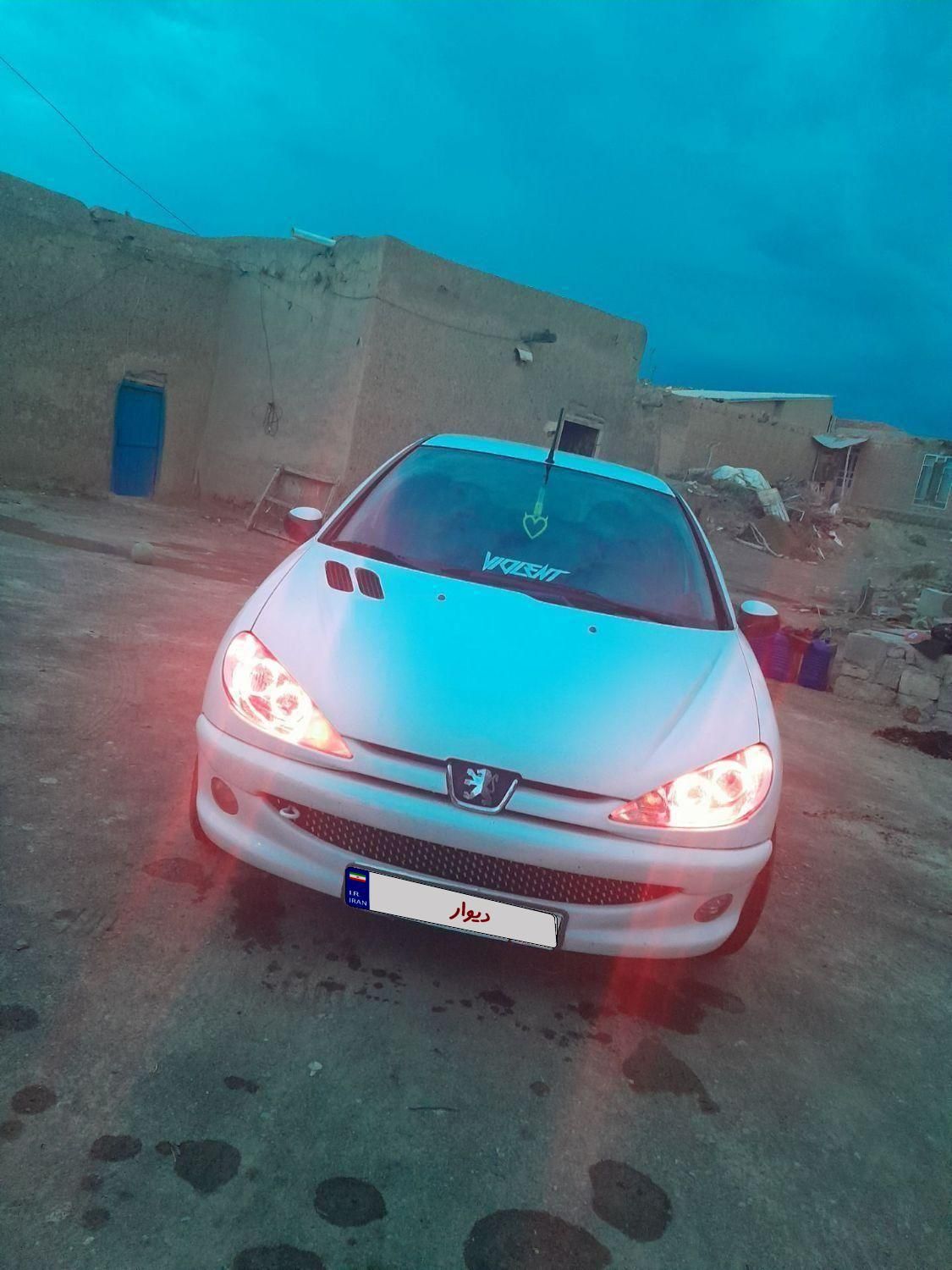 پژو ۲۰۶ صندوق دار v8 - 1390