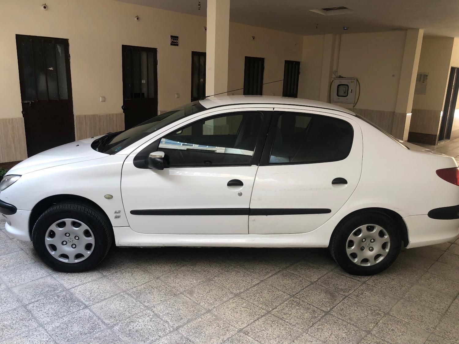 پژو ۲۰۶ صندوق دار v8 - 1390