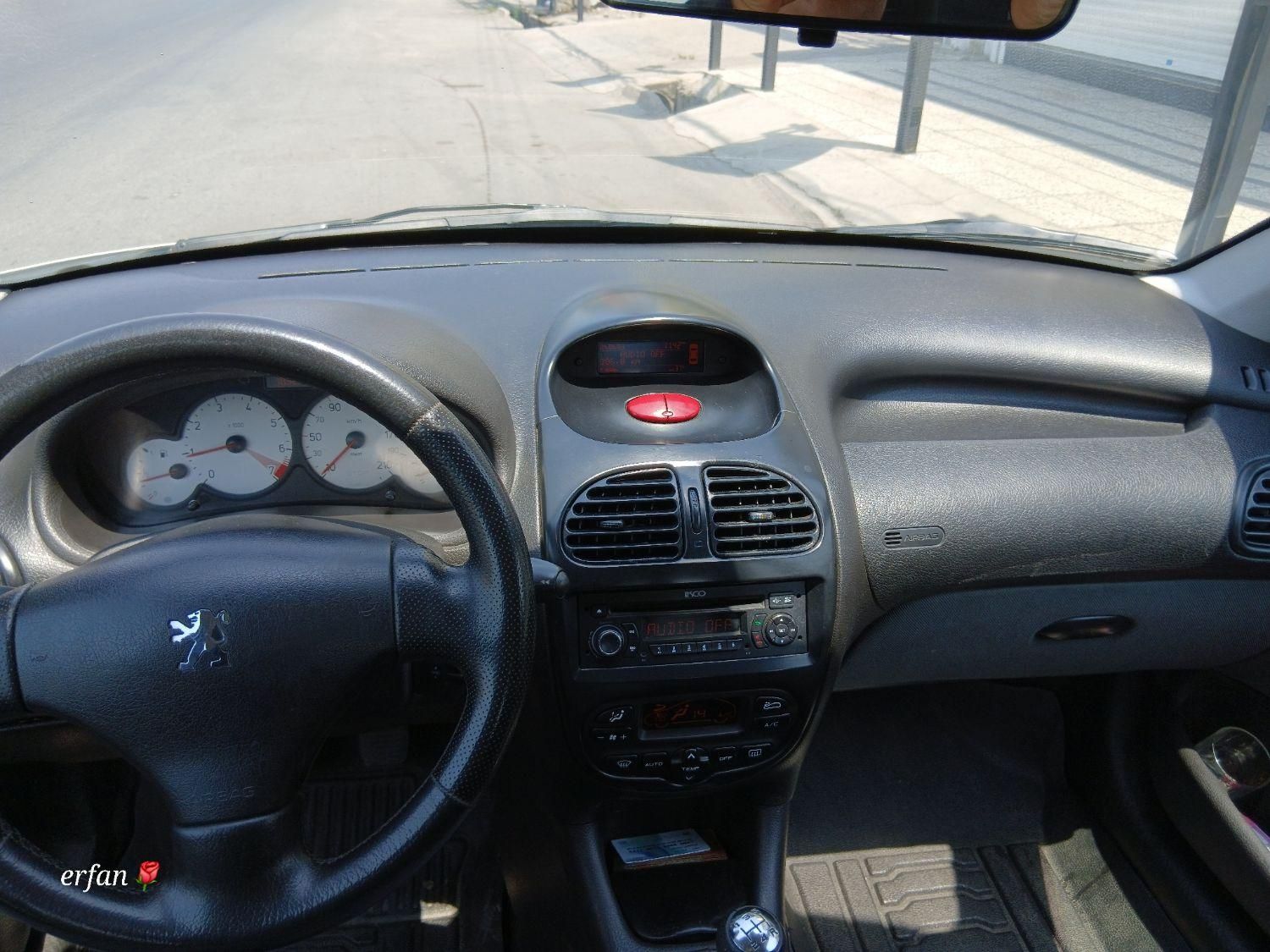 پژو ۲۰۶ صندوق دار v8 - 1396