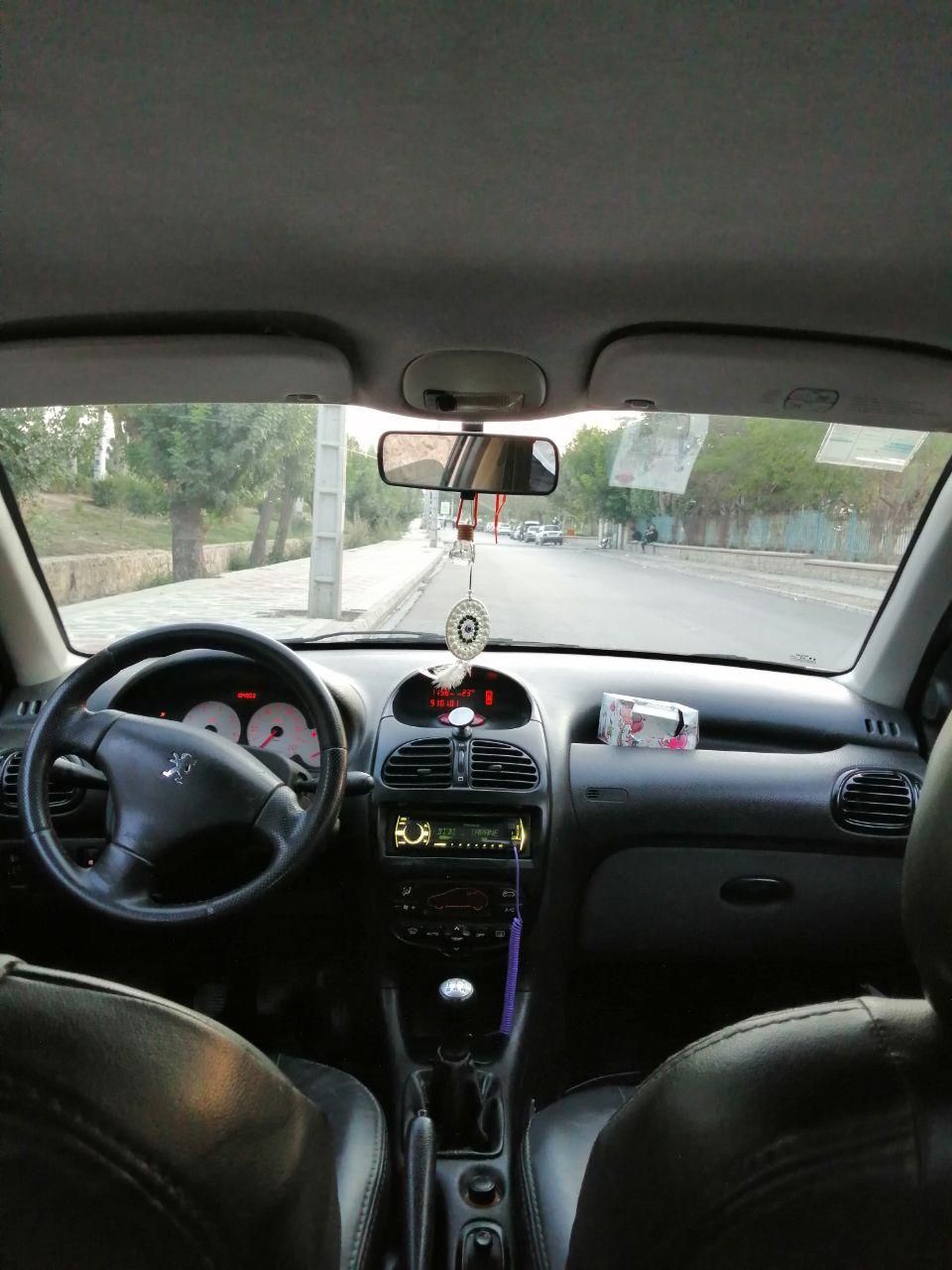 پژو ۲۰۶ صندوق دار v8 - 1392