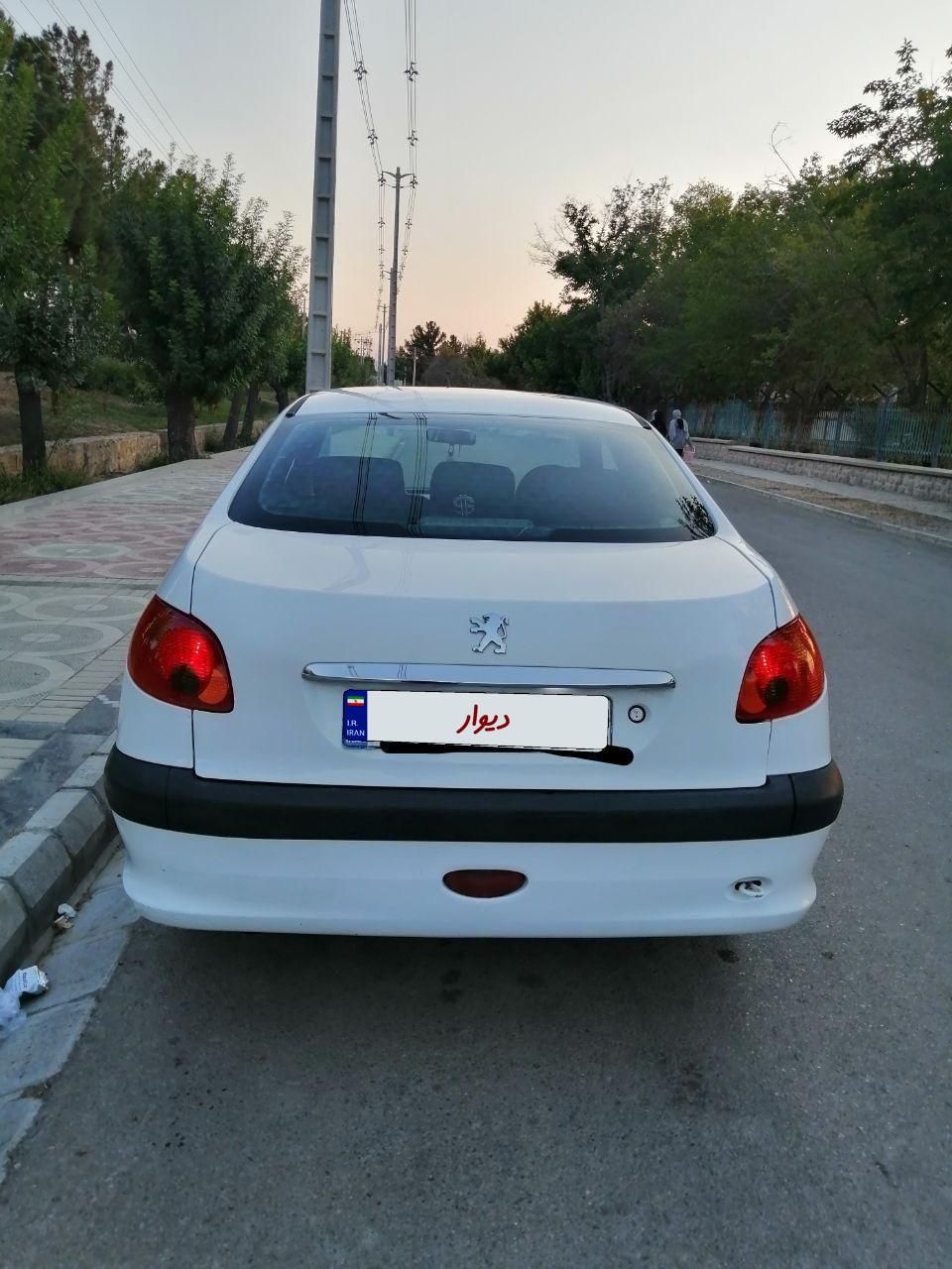 پژو ۲۰۶ صندوق دار v8 - 1392