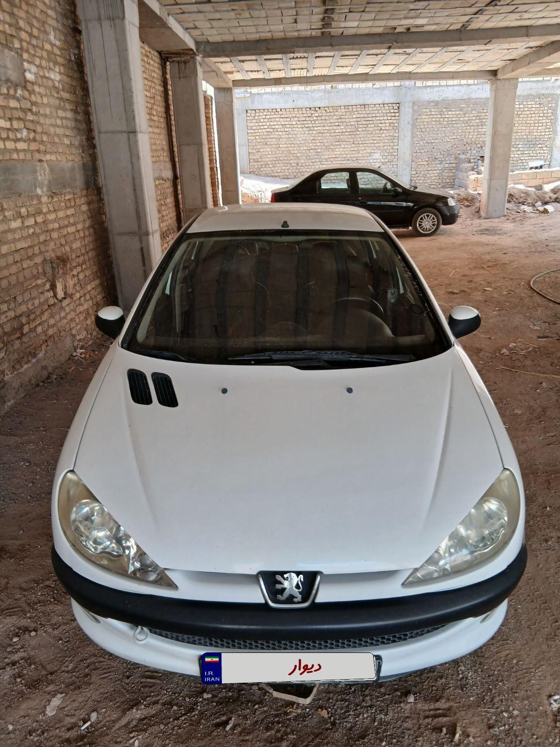 پژو ۲۰۶ صندوق دار v8 - 1396