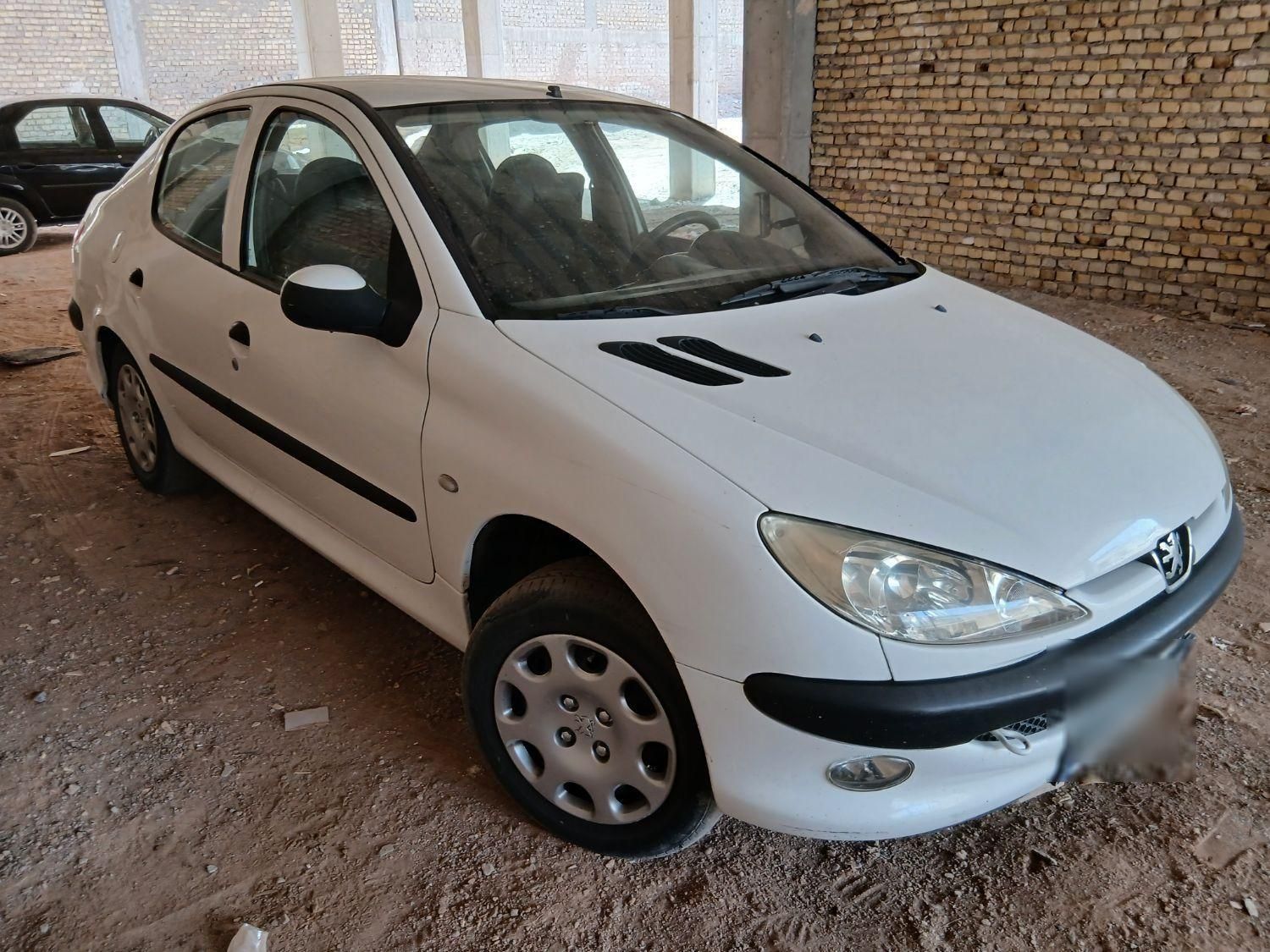 پژو ۲۰۶ صندوق دار v8 - 1396