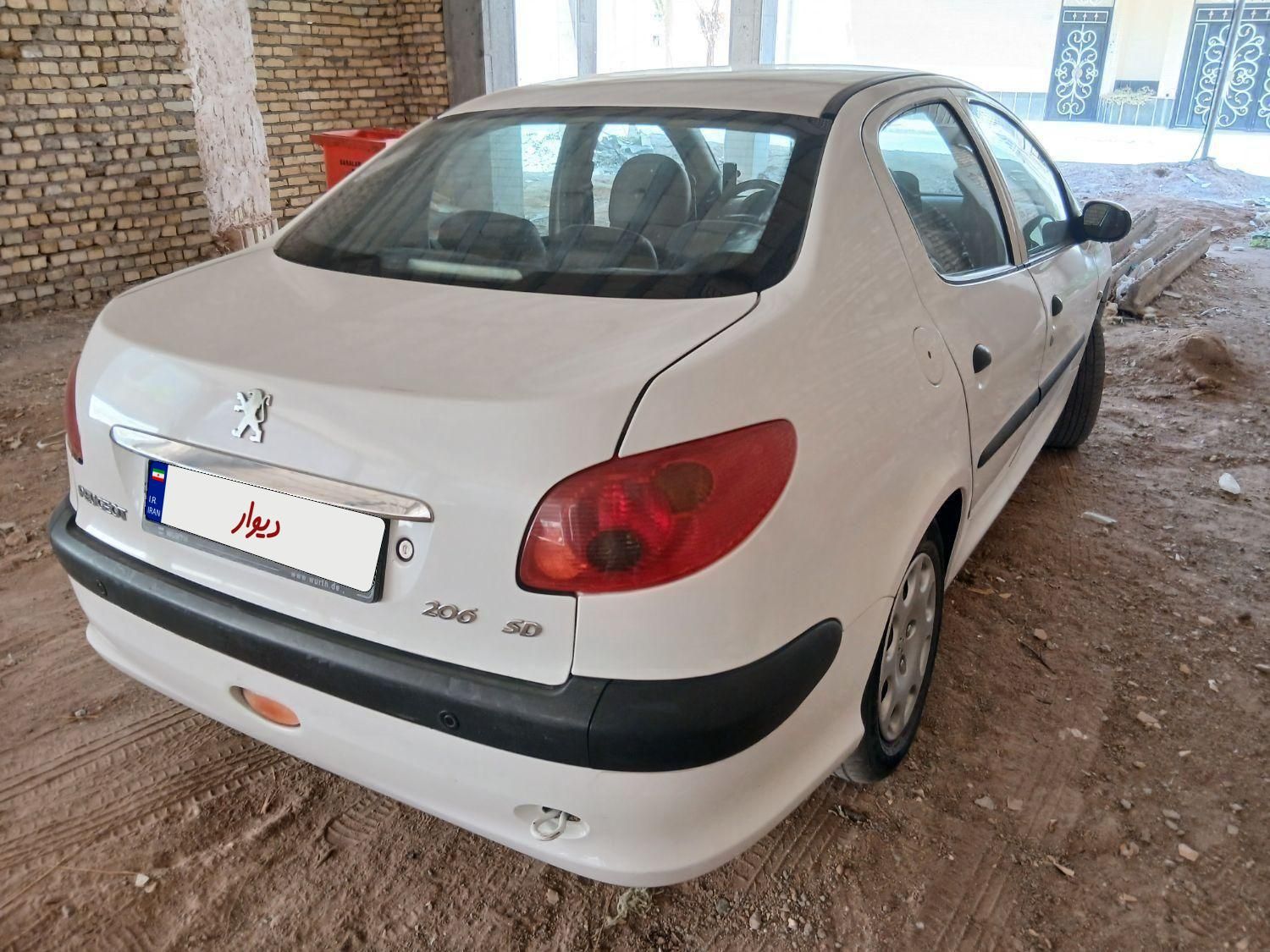 پژو ۲۰۶ صندوق دار v8 - 1396