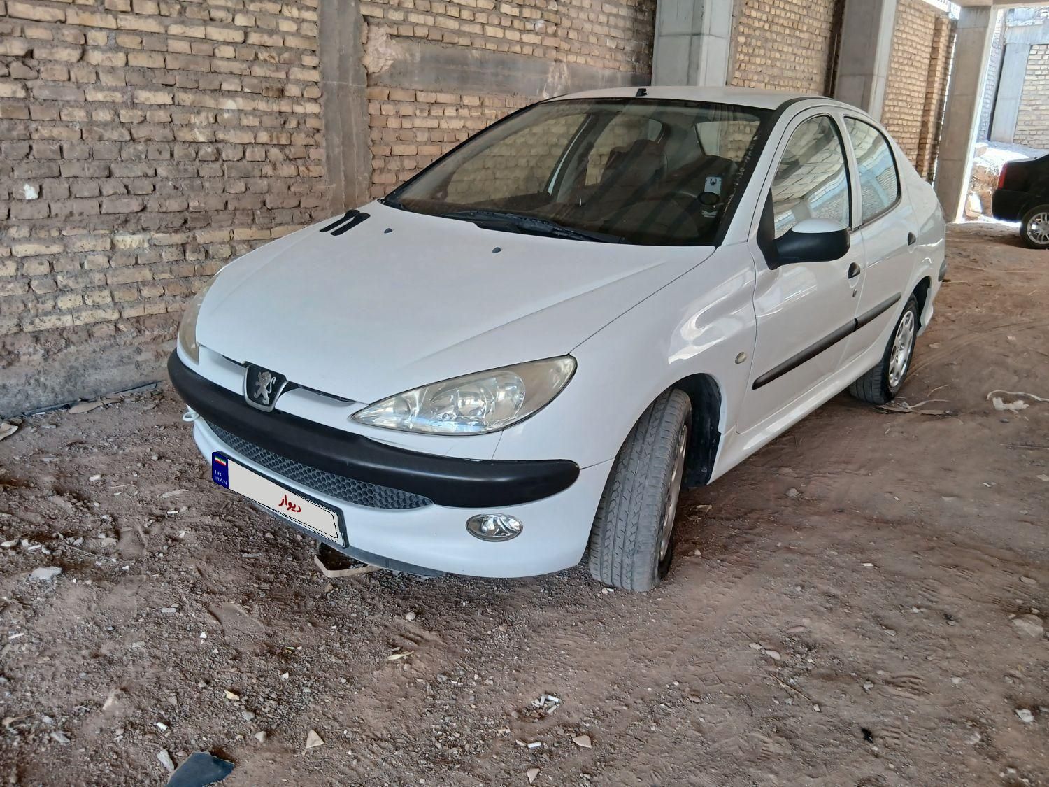 پژو ۲۰۶ صندوق دار v8 - 1396