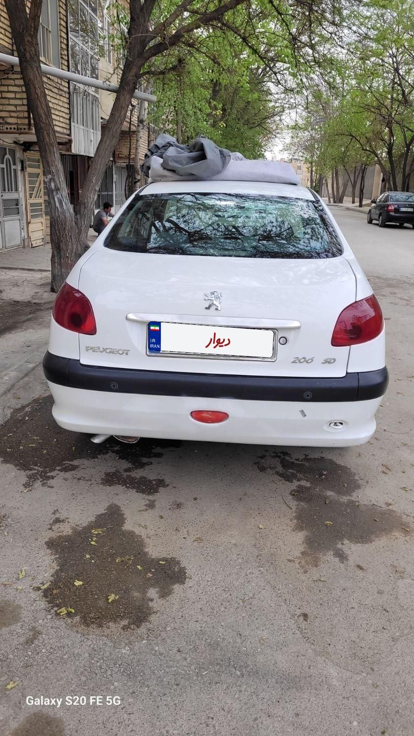 پژو ۲۰۶ صندوق دار v8 - 1393