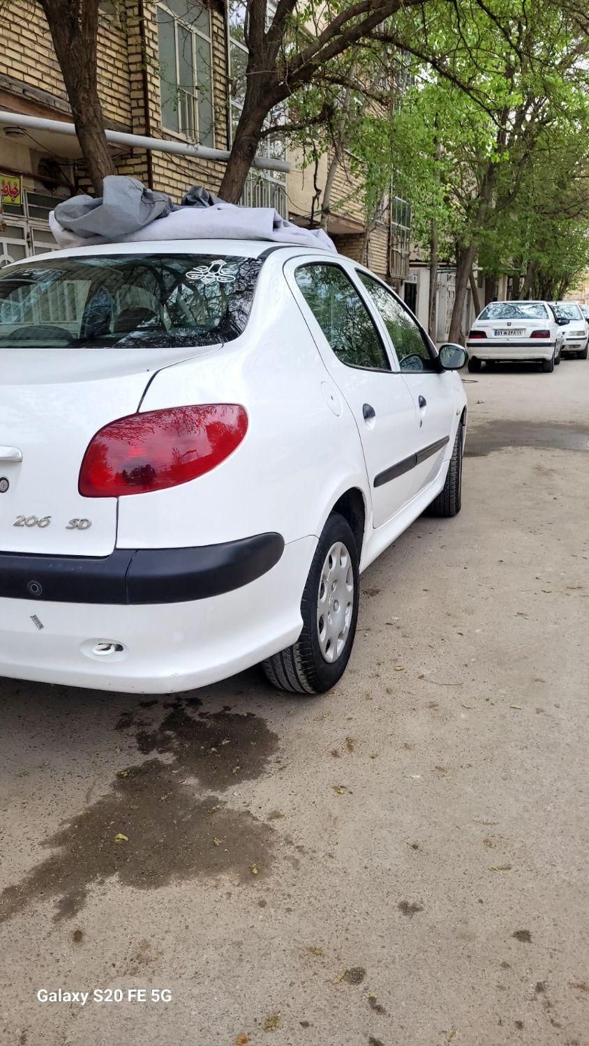 پژو ۲۰۶ صندوق دار v8 - 1393