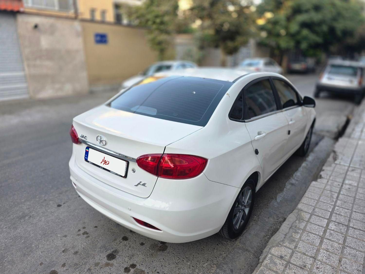جک J4 اتوماتیک ساده - 1403