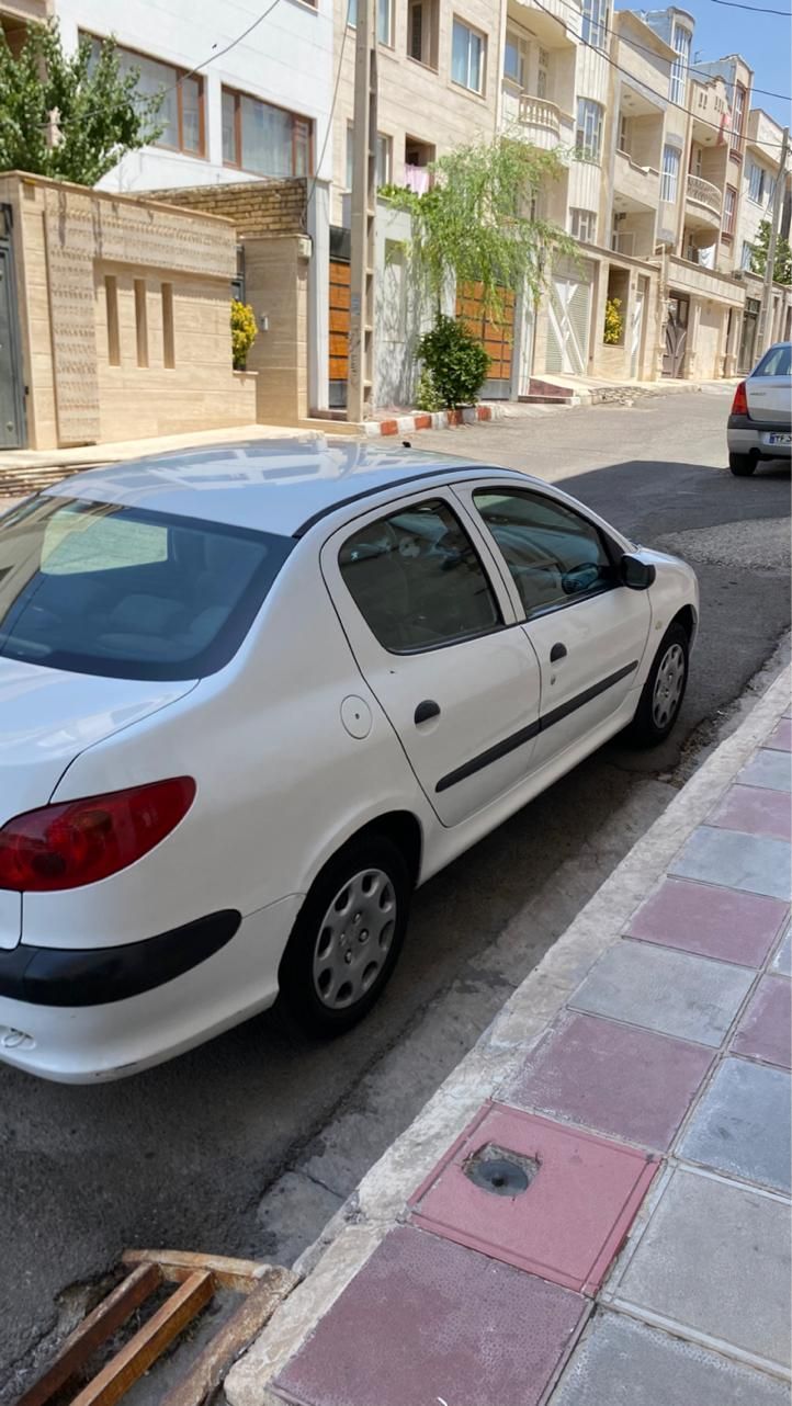 پژو ۲۰۶ صندوق دار v8 - 1394