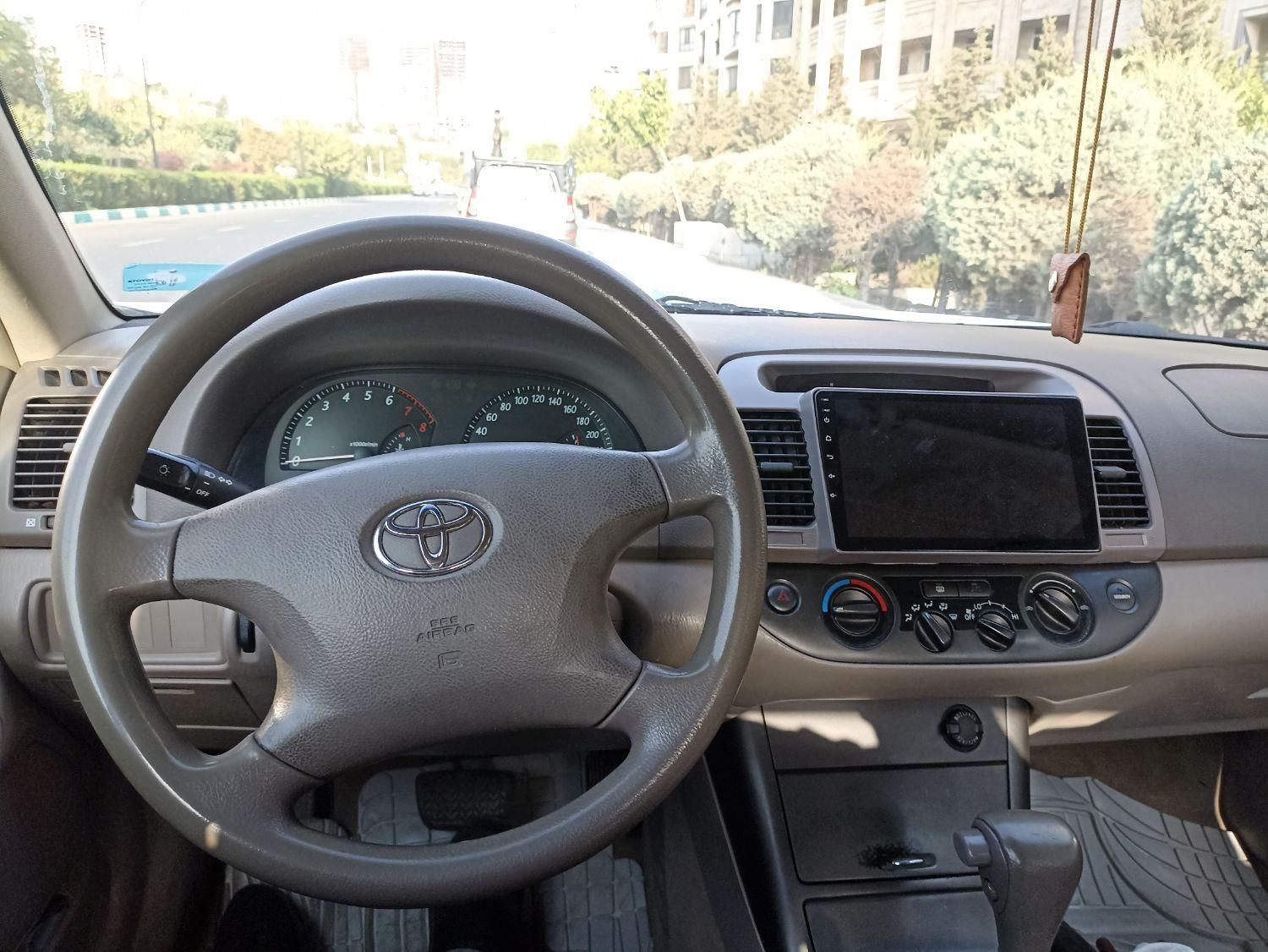 تویوتا کمری XLE - 2006