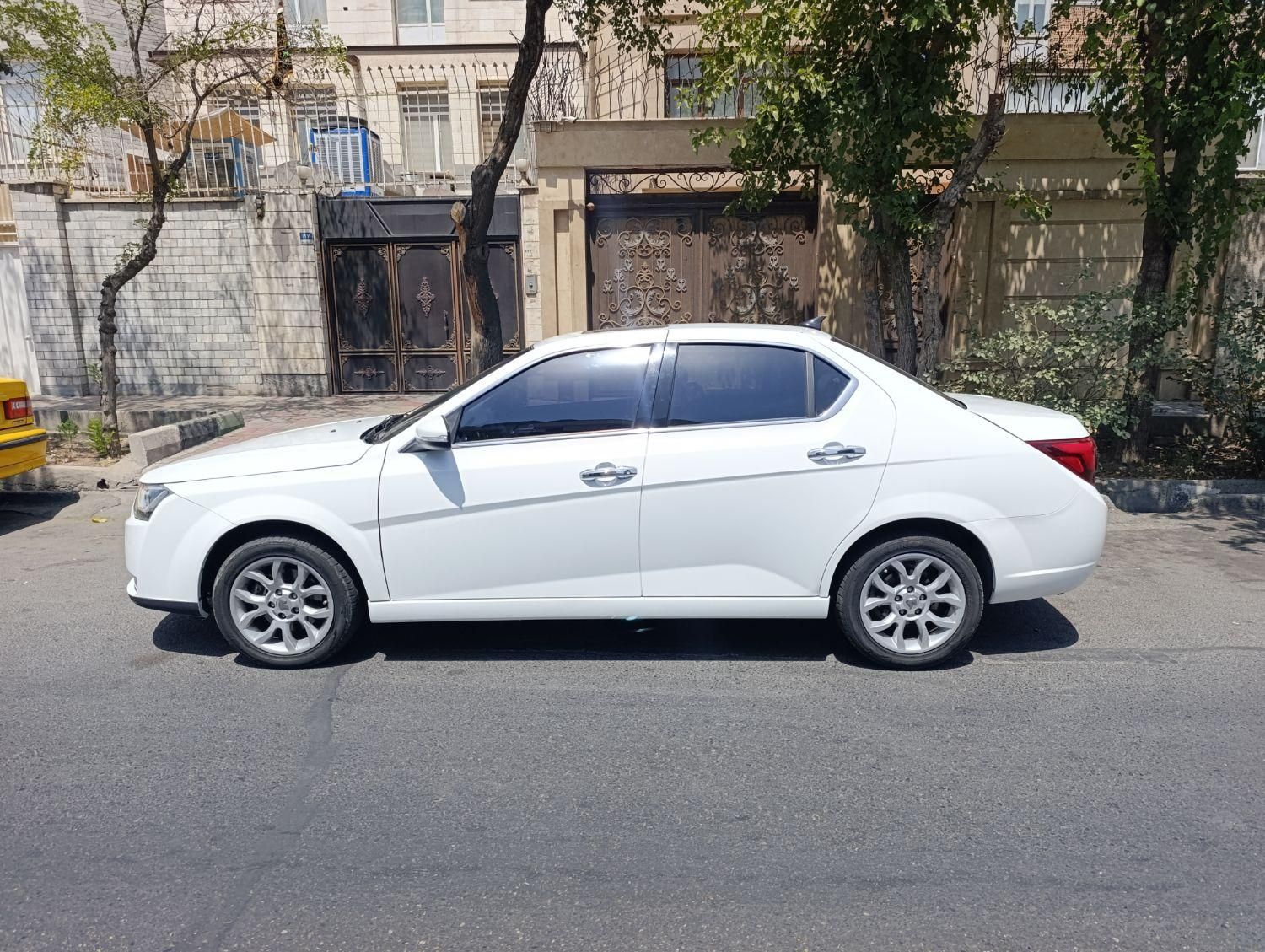 دنا پلاس توربو 6 دنده - 1402