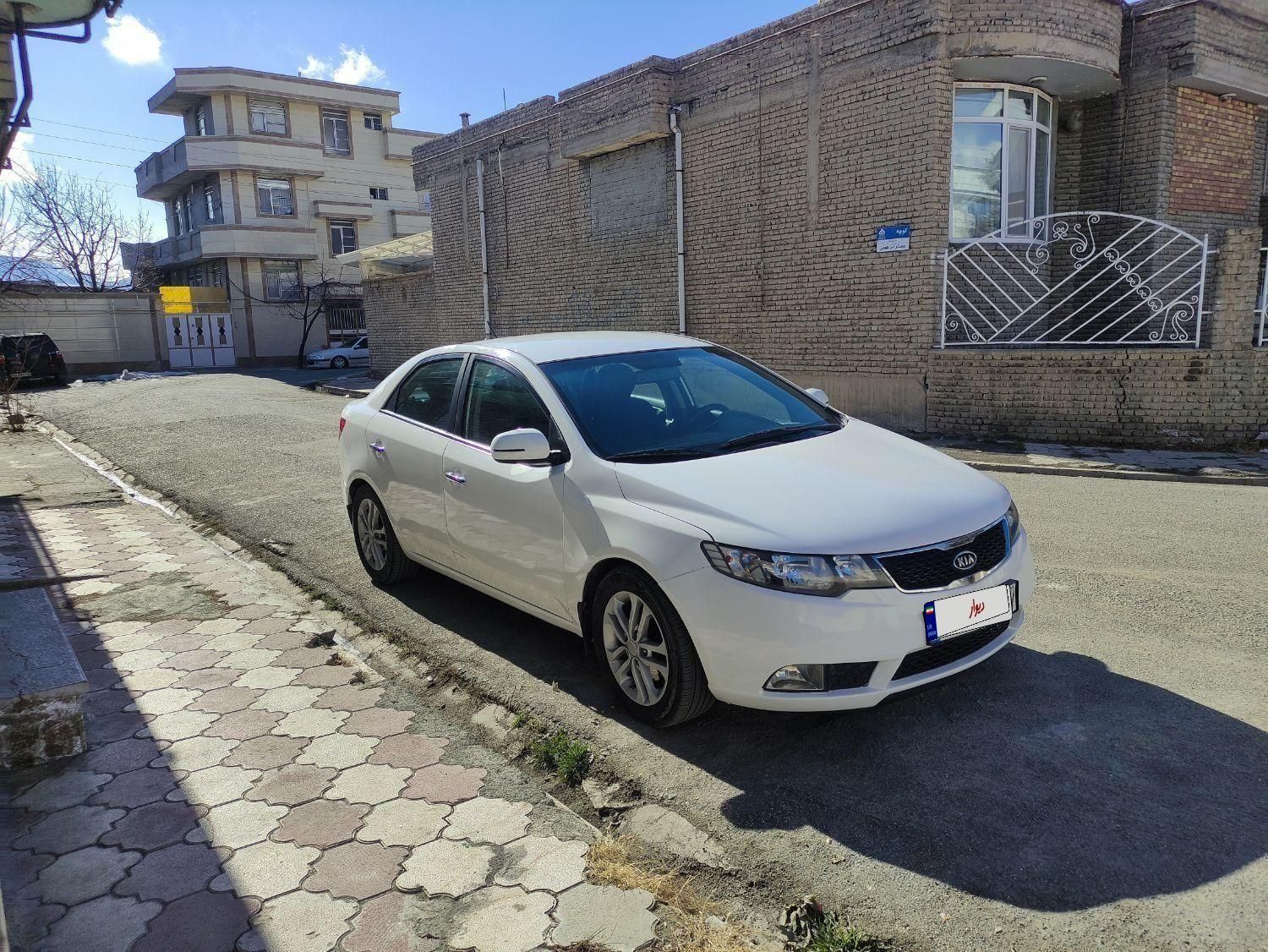 کیا سراتو 2.0 لیتر اتوماتیک GT لاین - 2015