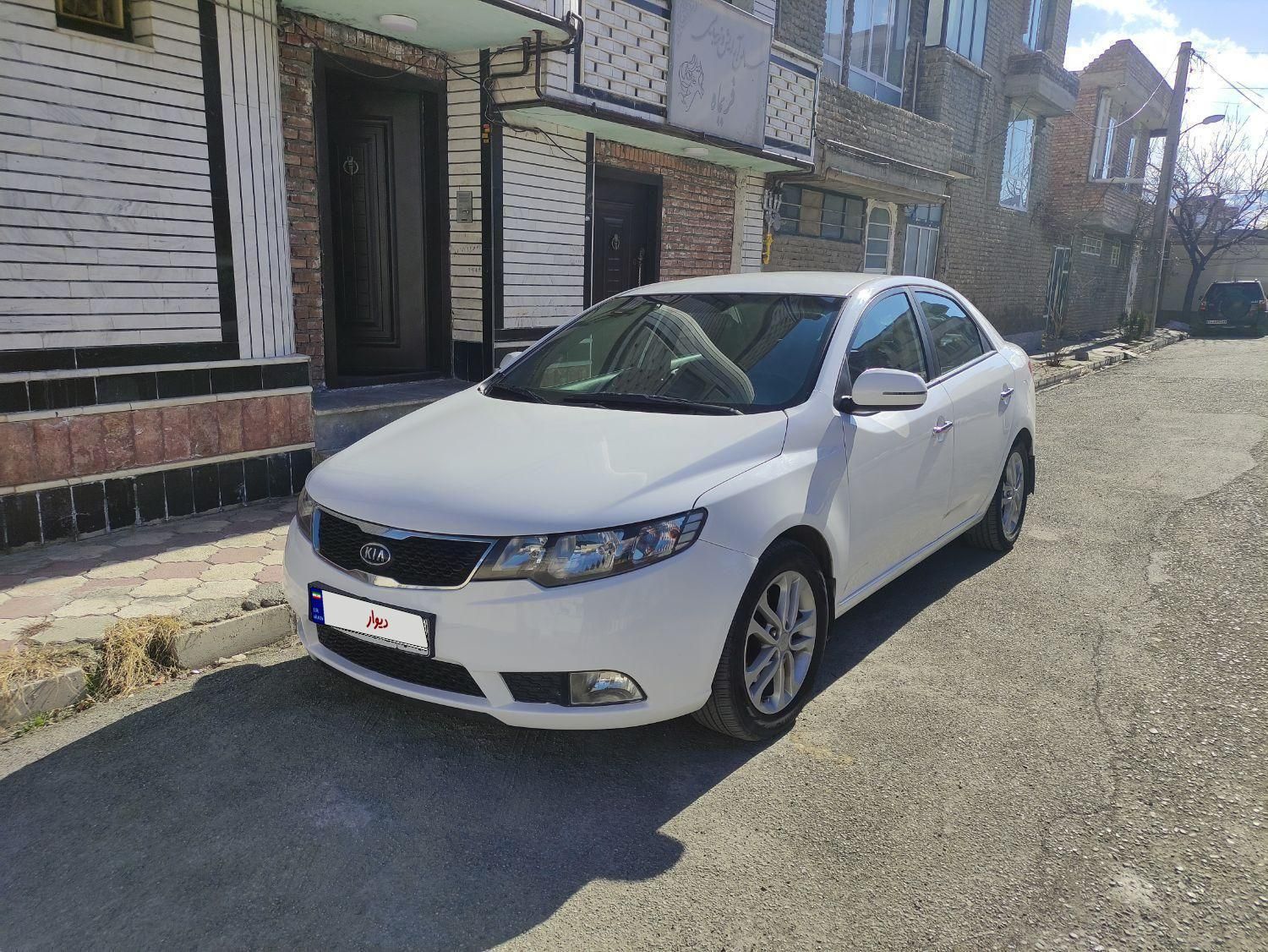 کیا سراتو 2.0 لیتر اتوماتیک GT لاین - 2015