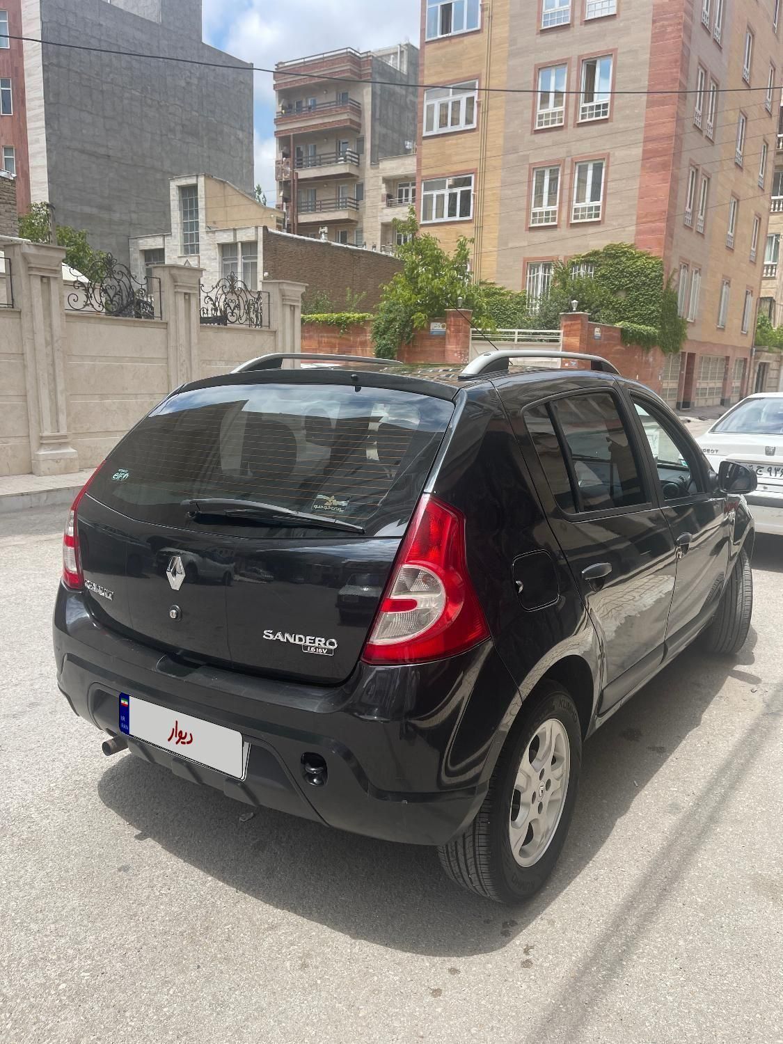 رنو ساندرو دنده ای - 1396