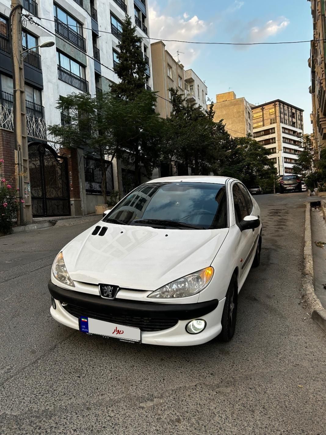 پژو ۲۰۶ صندوق دار v8 - 1390