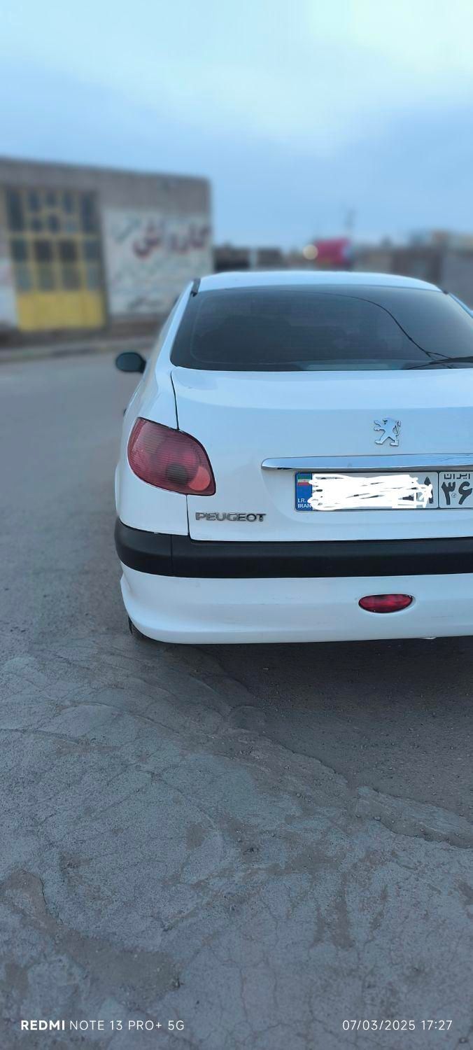 پژو ۲۰۶ صندوق دار v8 - 1392