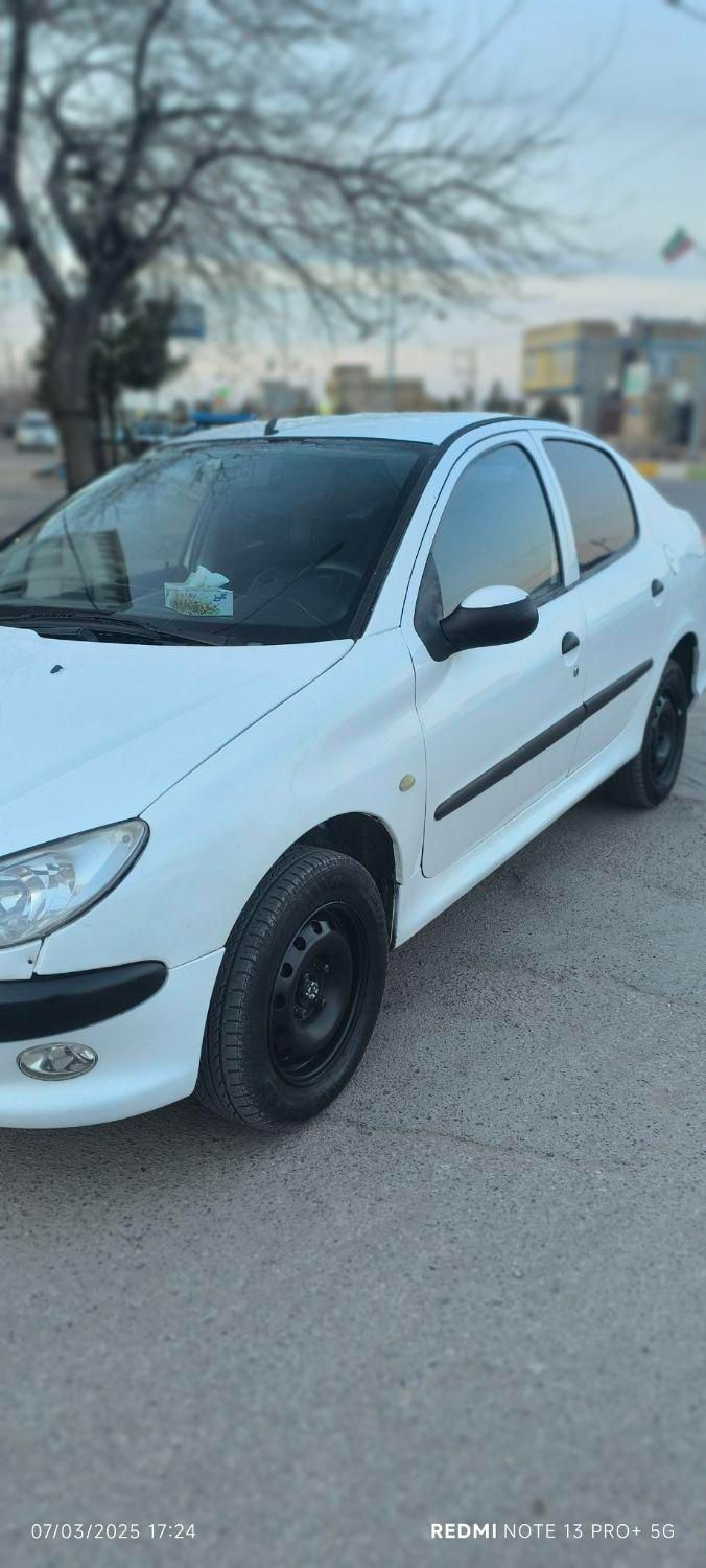 پژو ۲۰۶ صندوق دار v8 - 1392