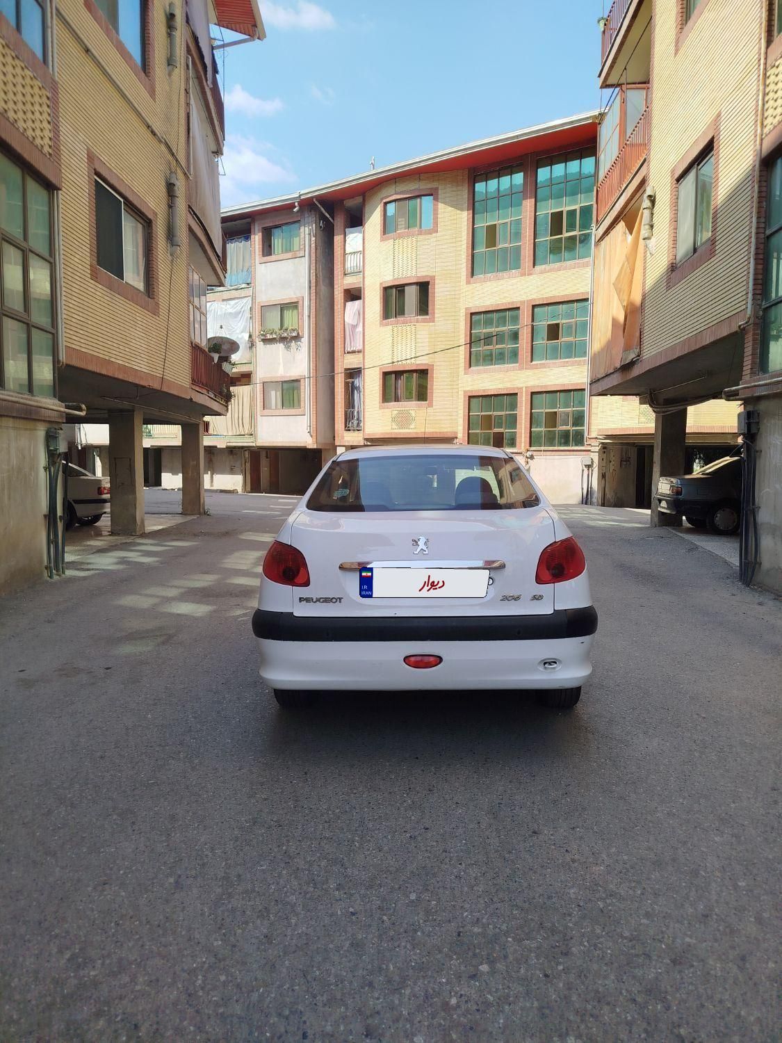 پژو ۲۰۶ صندوق دار v8 - 1397