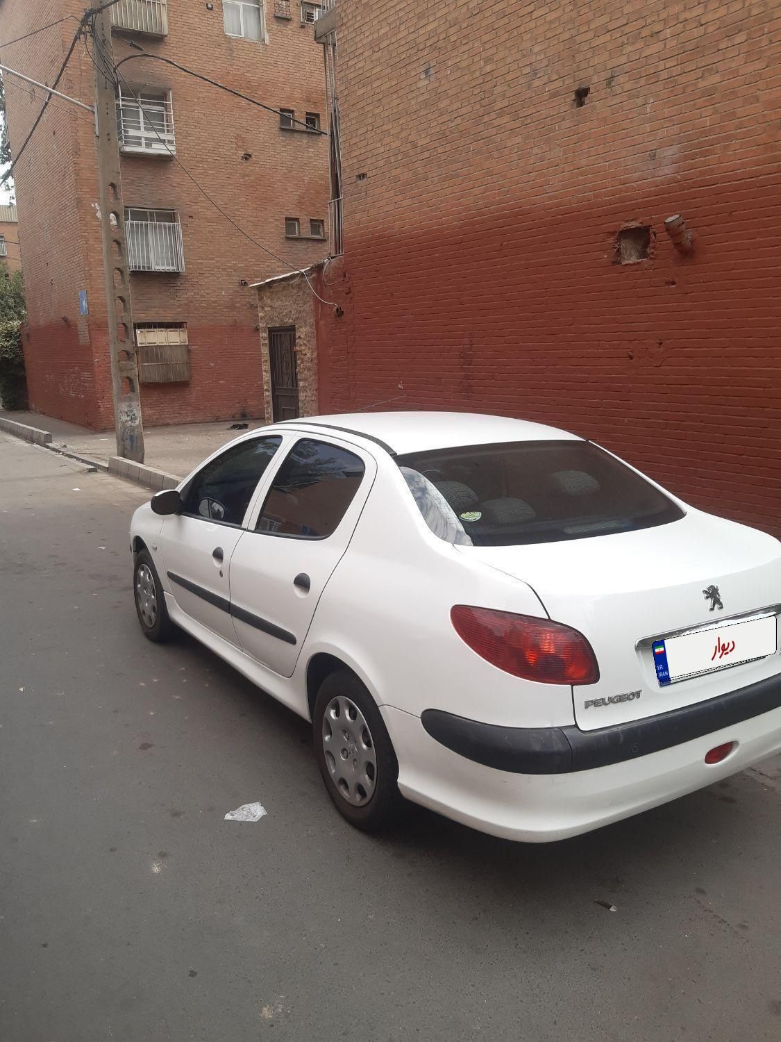 پژو ۲۰۶ صندوق دار v8 - 1398