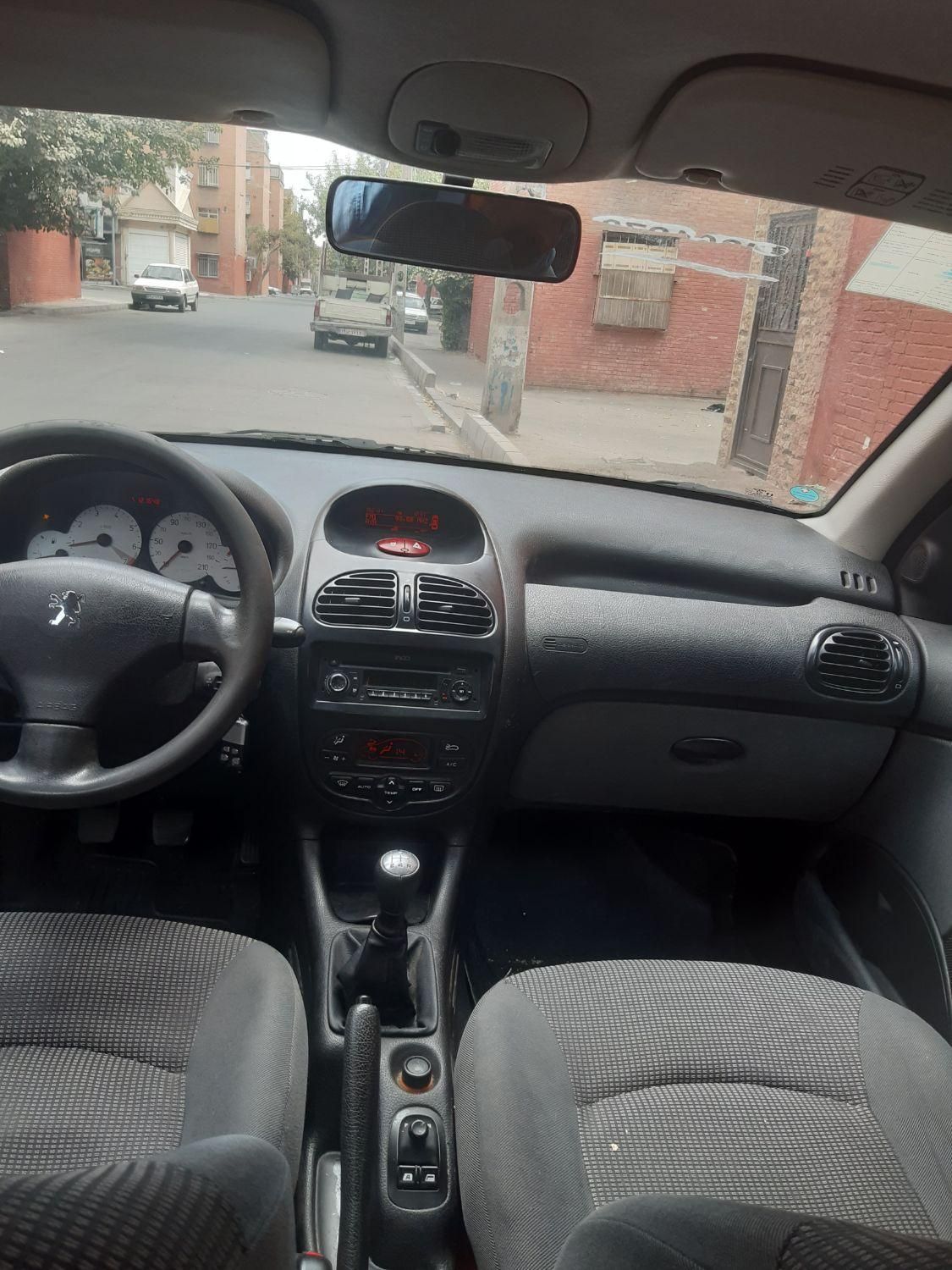 پژو ۲۰۶ صندوق دار v8 - 1398