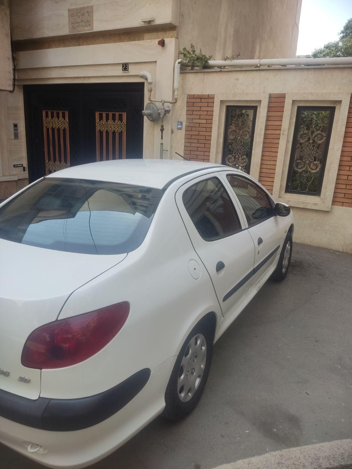 پژو ۲۰۶ صندوق دار v8 - 1399