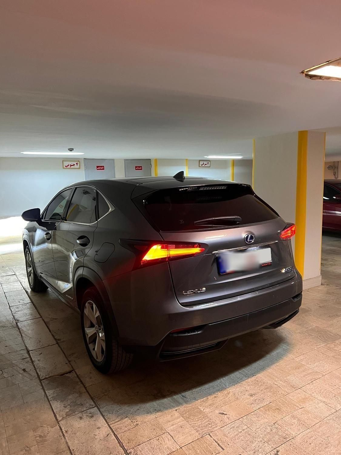 لکسوس NX هیبرید 300H - 2017