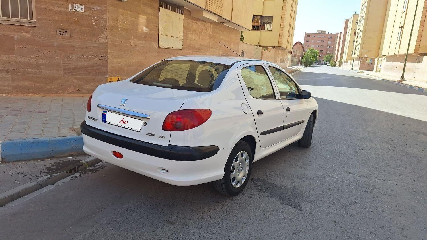 پژو ۲۰۶ صندوق دار v8 - 1400