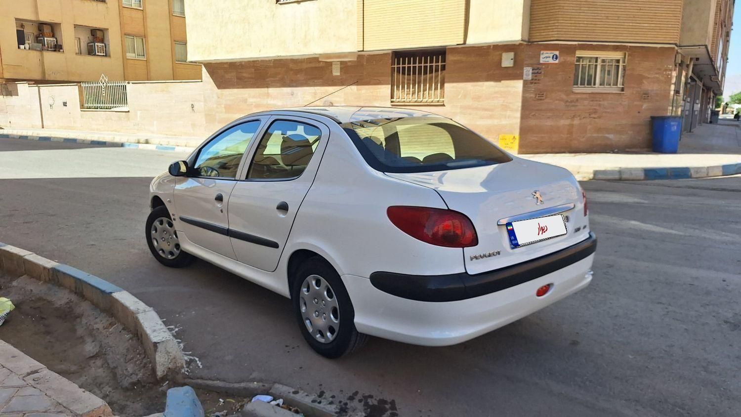 پژو ۲۰۶ صندوق دار v8 - 1400