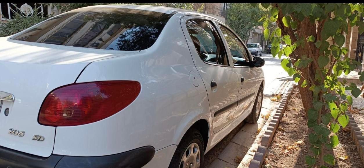 پژو ۲۰۶ صندوق دار v8 - 1393
