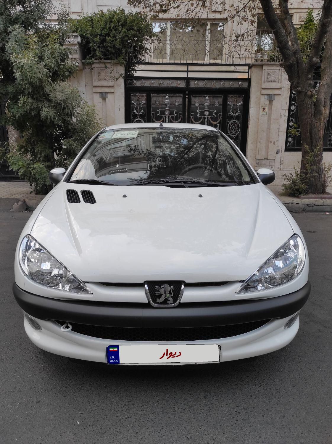 پژو ۲۰۶ صندوق دار v8 - 1393