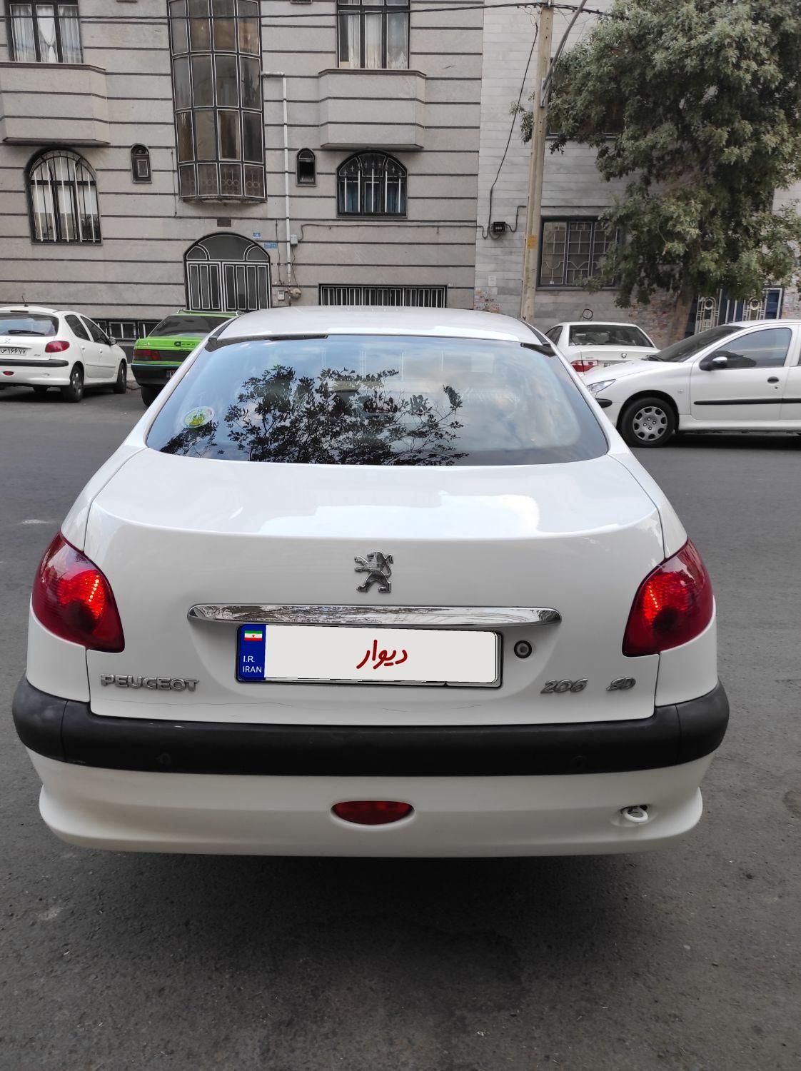 پژو ۲۰۶ صندوق دار v8 - 1393