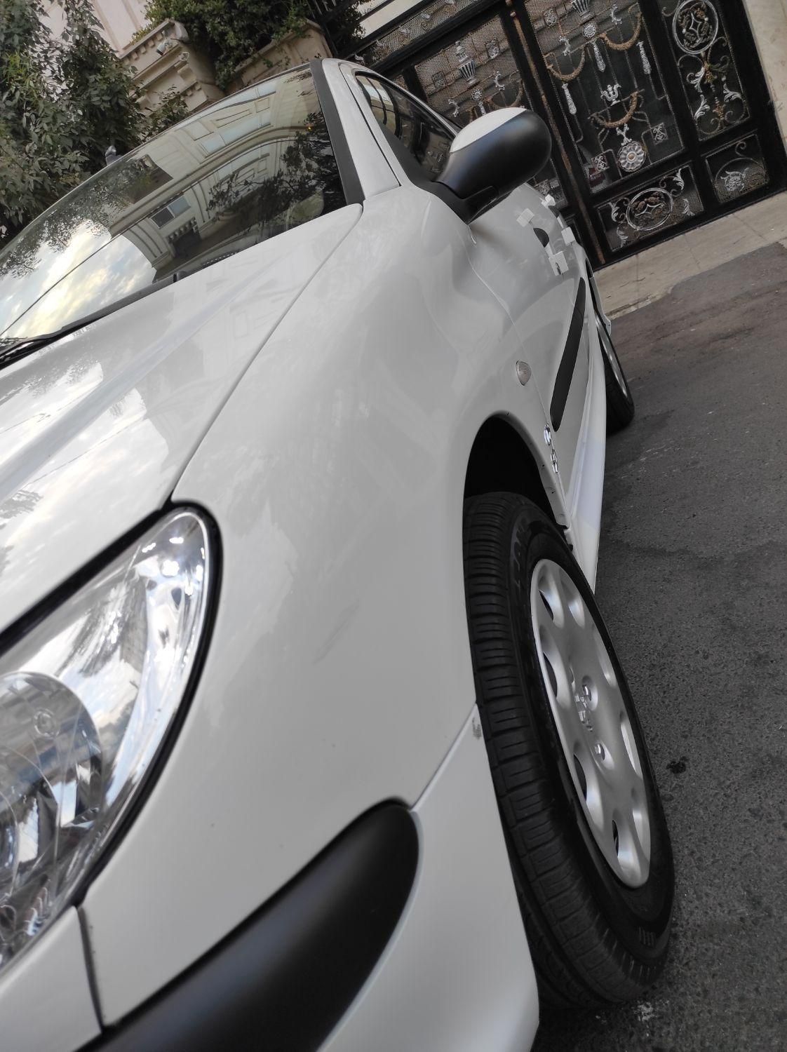 پژو ۲۰۶ صندوق دار v8 - 1393