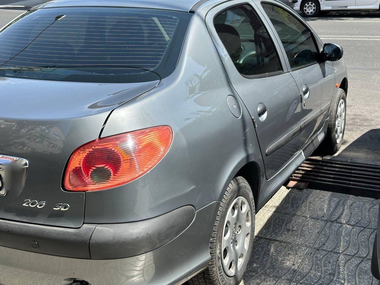 پژو ۲۰۶ صندوق دار v8 - 1395