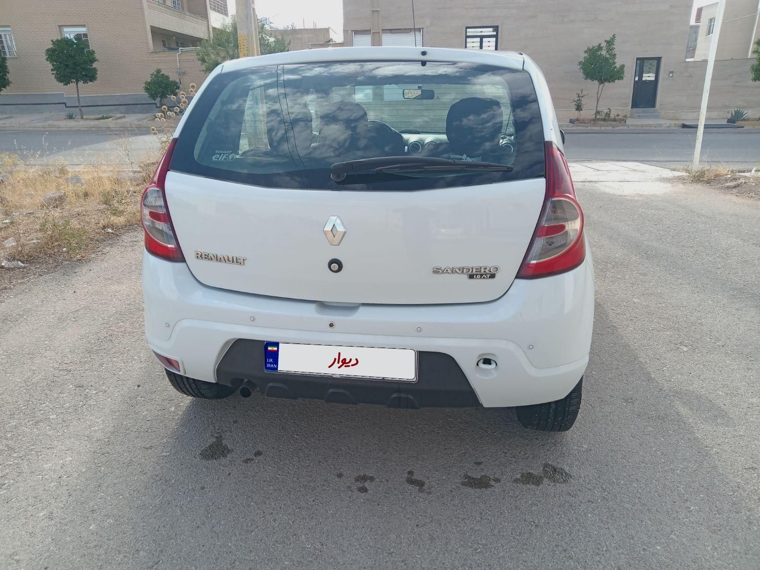 رنو ساندرو اتوماتیک - 1395