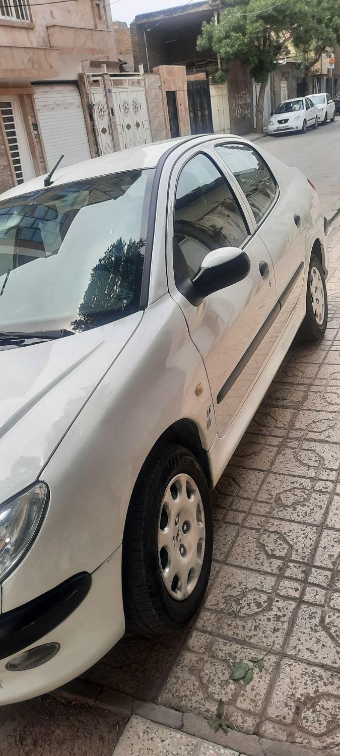 پژو ۲۰۶ صندوق دار v8 - 1395