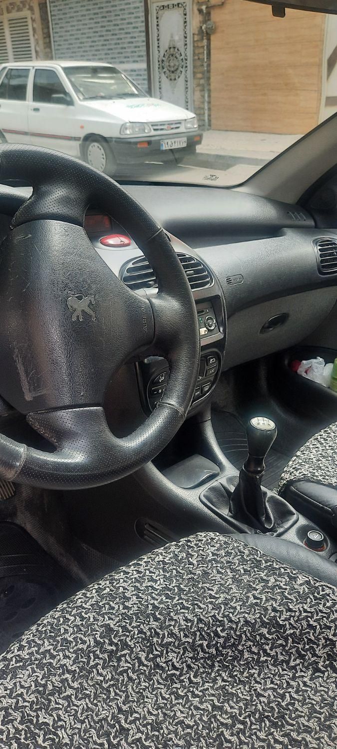 پژو ۲۰۶ صندوق دار v8 - 1395