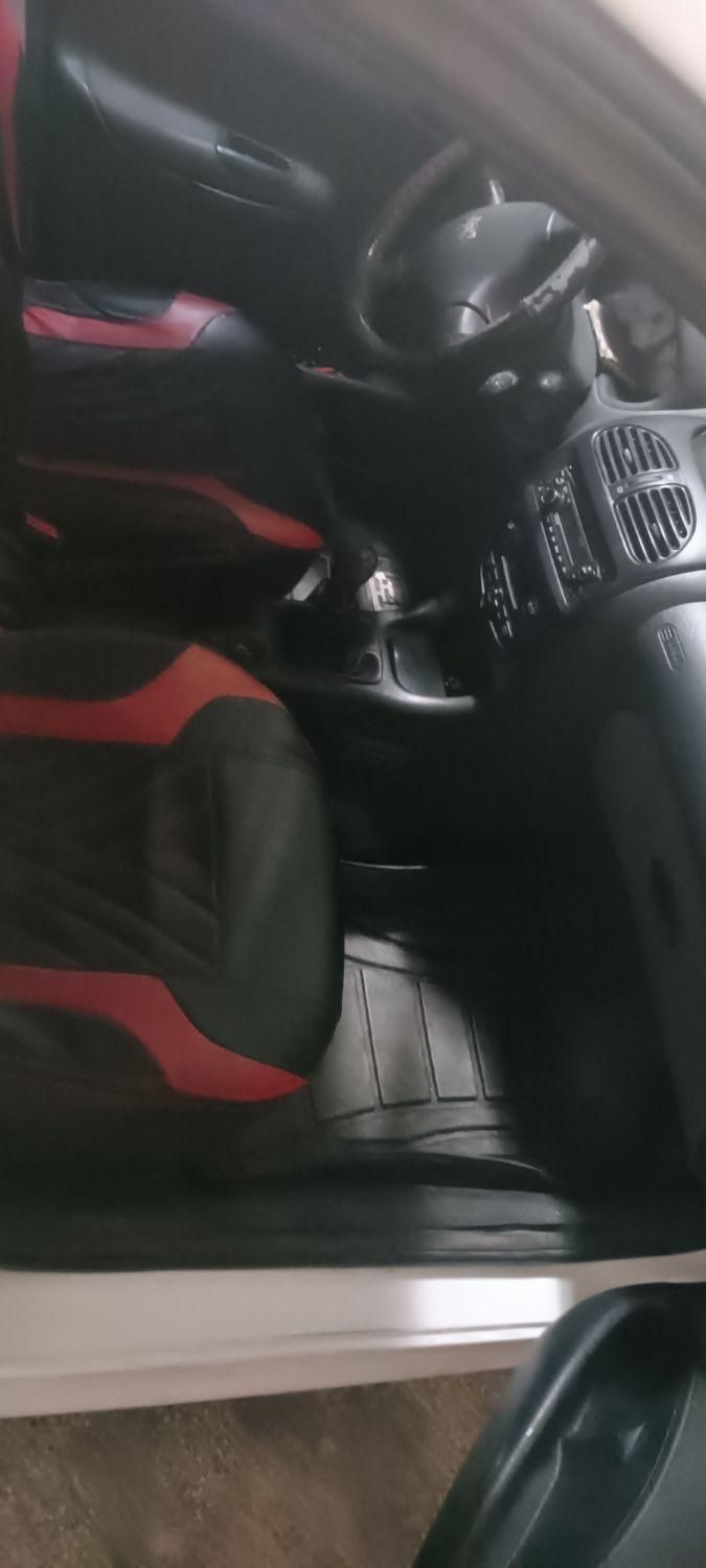 پژو ۲۰۶ صندوق دار v8 - 1393