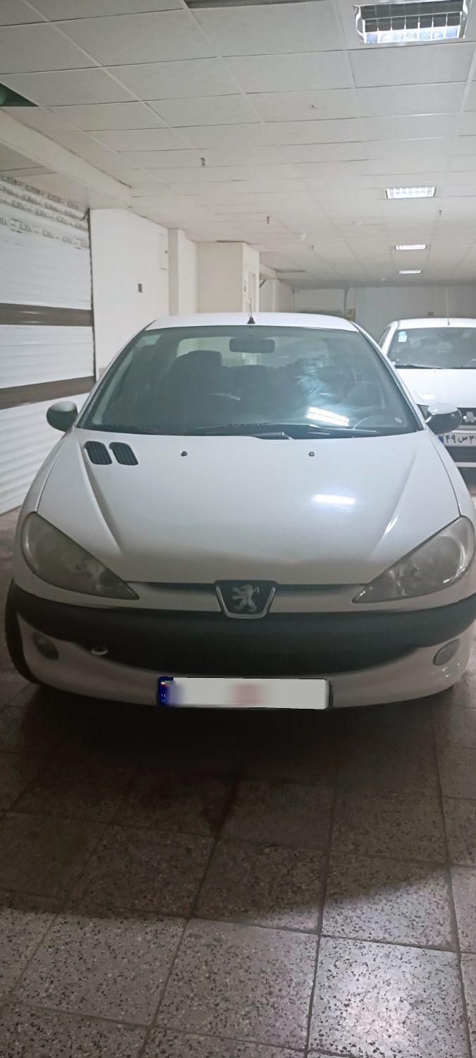 پژو ۲۰۶ صندوق دار v8 - 1393