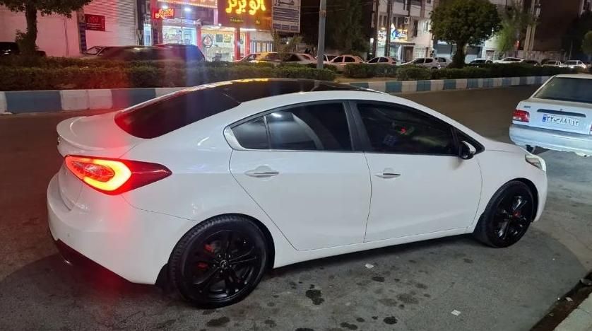 کیا سراتو 2.0 لیتر اتوماتیک GT لاین - 2015
