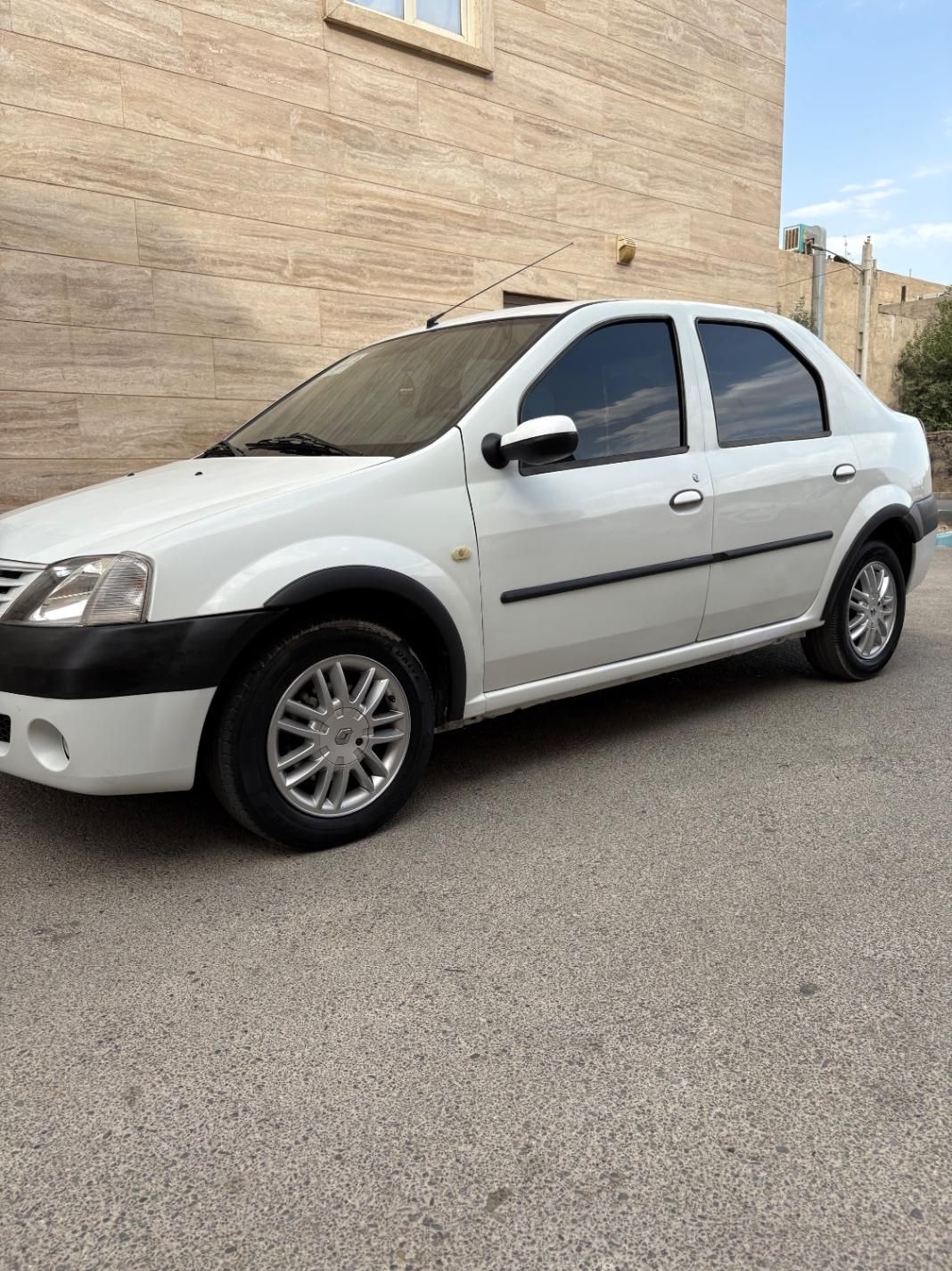 خودرو رنو، تندر 90 آگهی ann_19559366