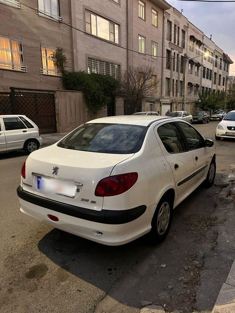 پژو ۲۰۶ صندوق دار v8 - 1390