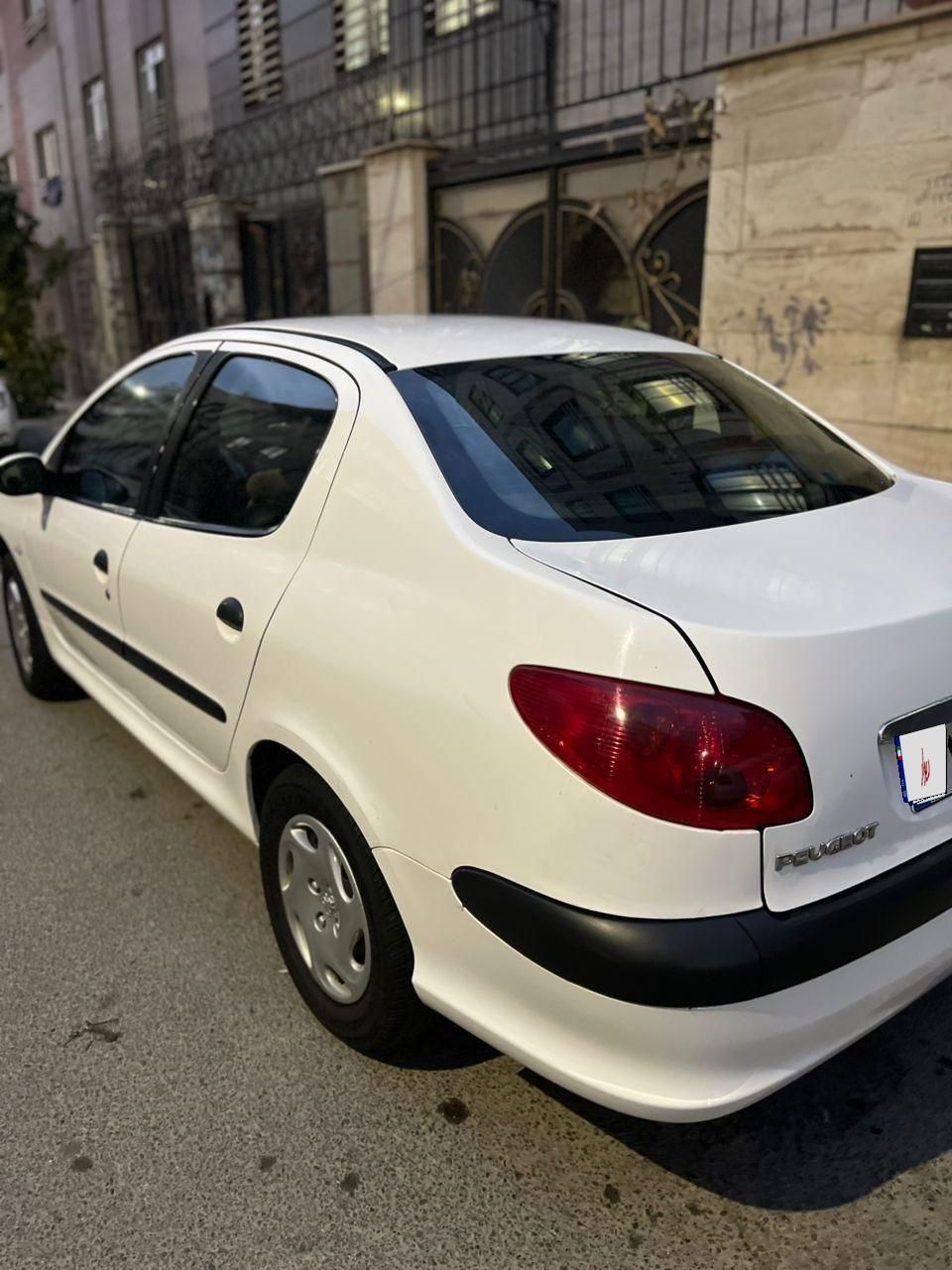 پژو ۲۰۶ صندوق دار v8 - 1390